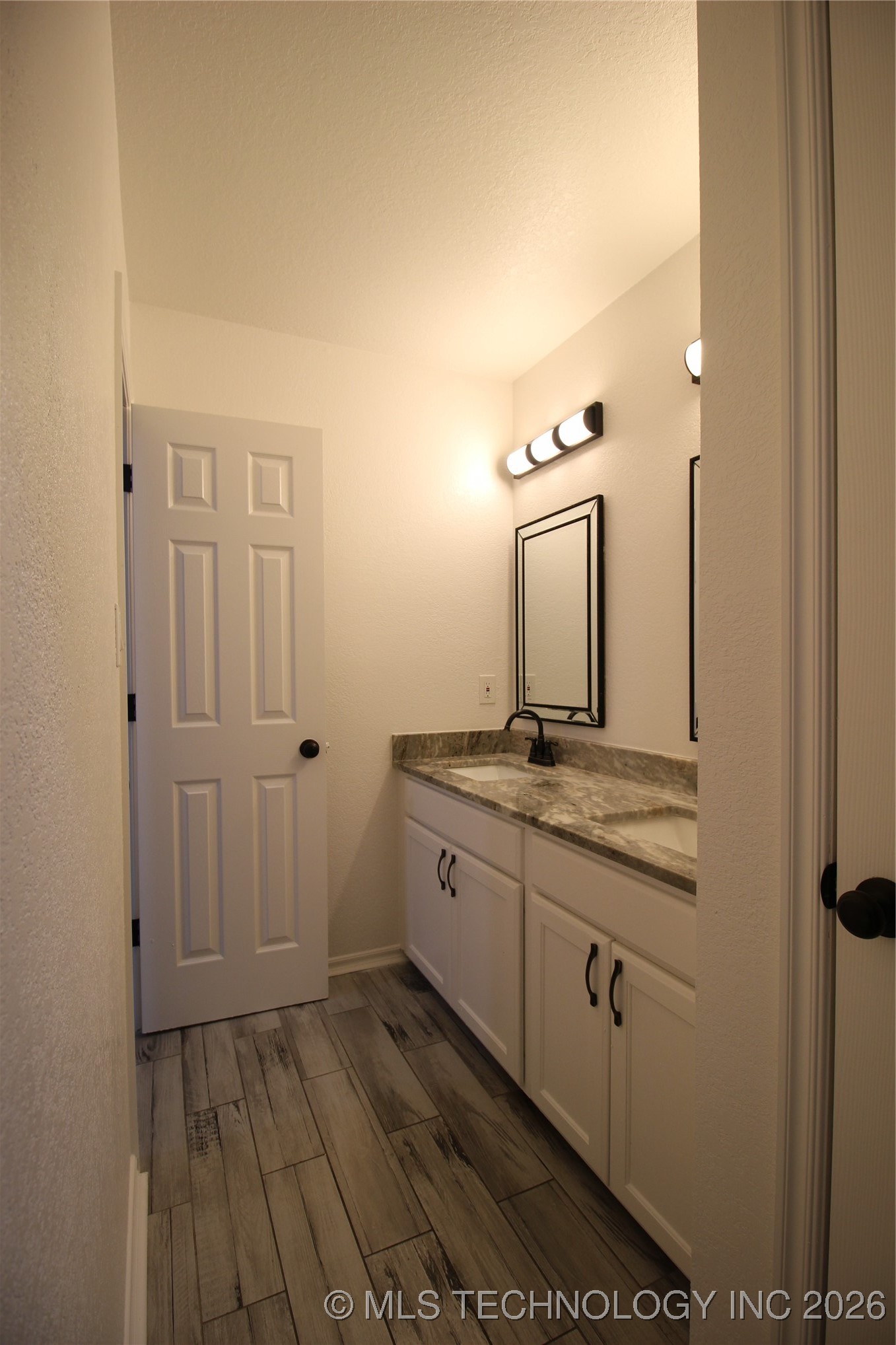 705 N Aster Avenue Property Photo 31