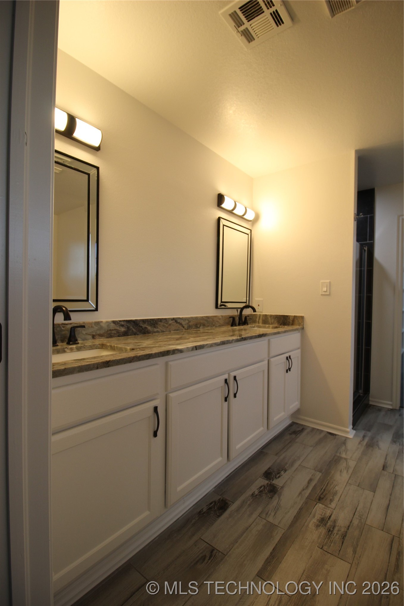 705 N Aster Avenue Property Photo 36