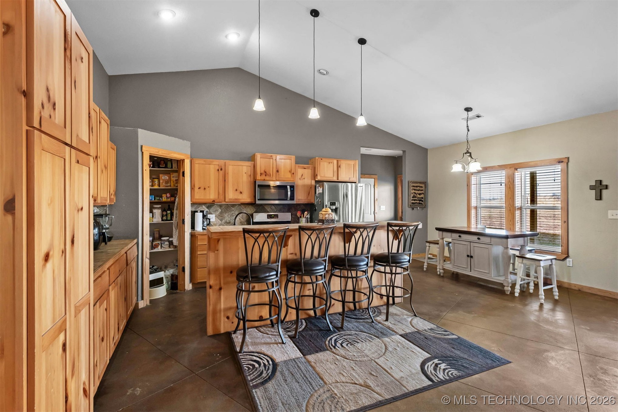 475547 E 680 Property Photo 11