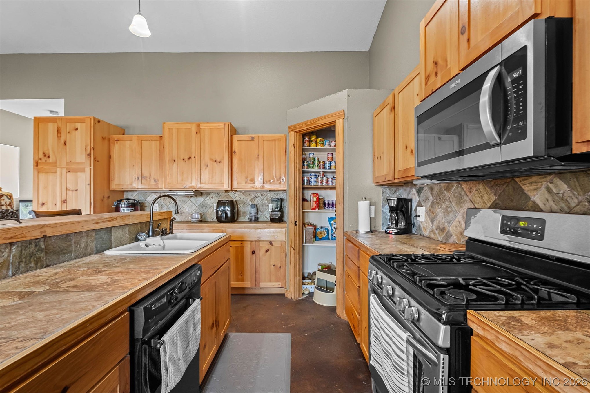 475547 E 680 Property Photo 13