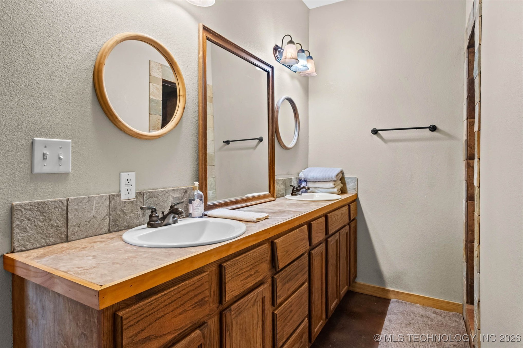 475547 E 680 Property Photo 19