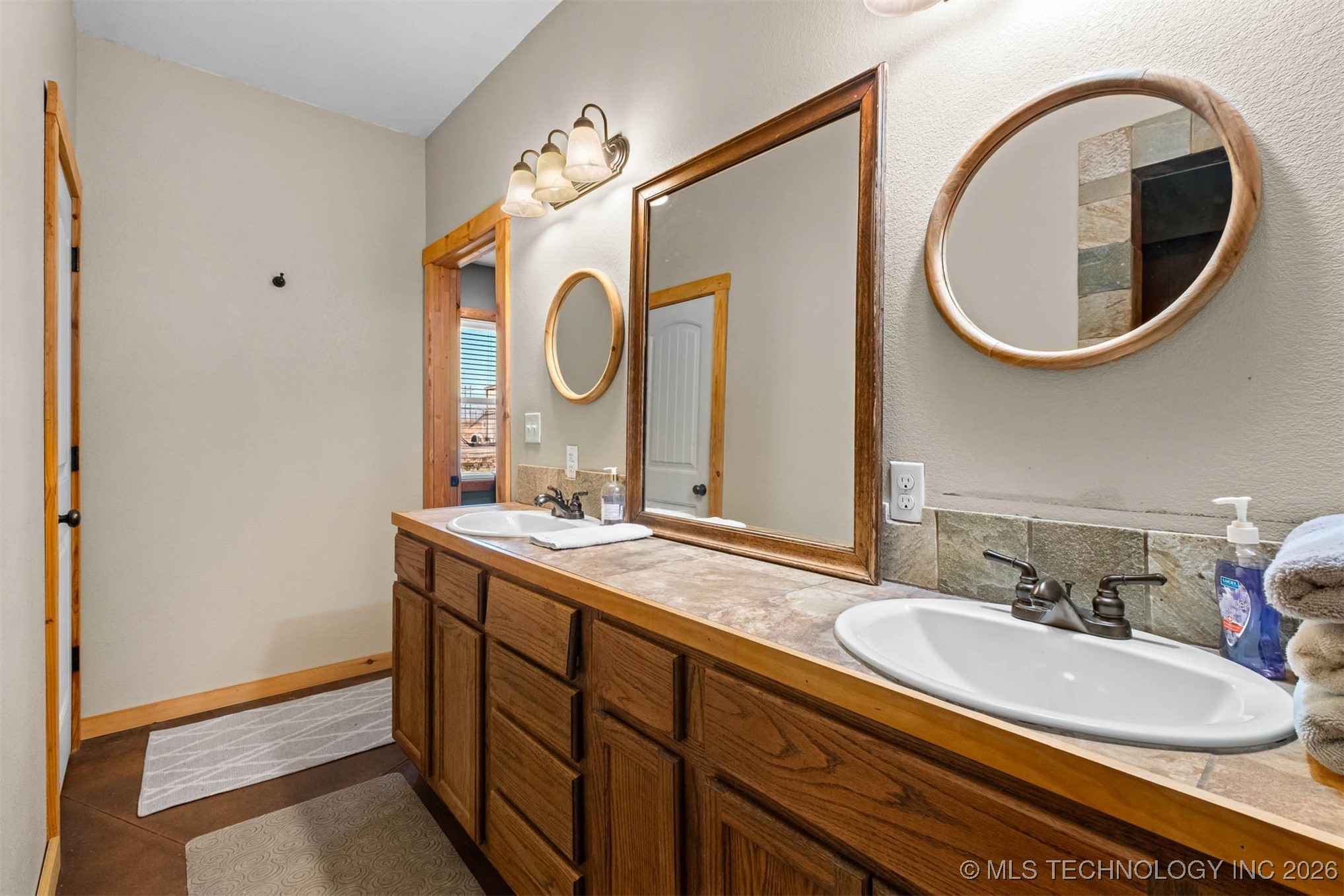 475547 E 680 Property Photo 20