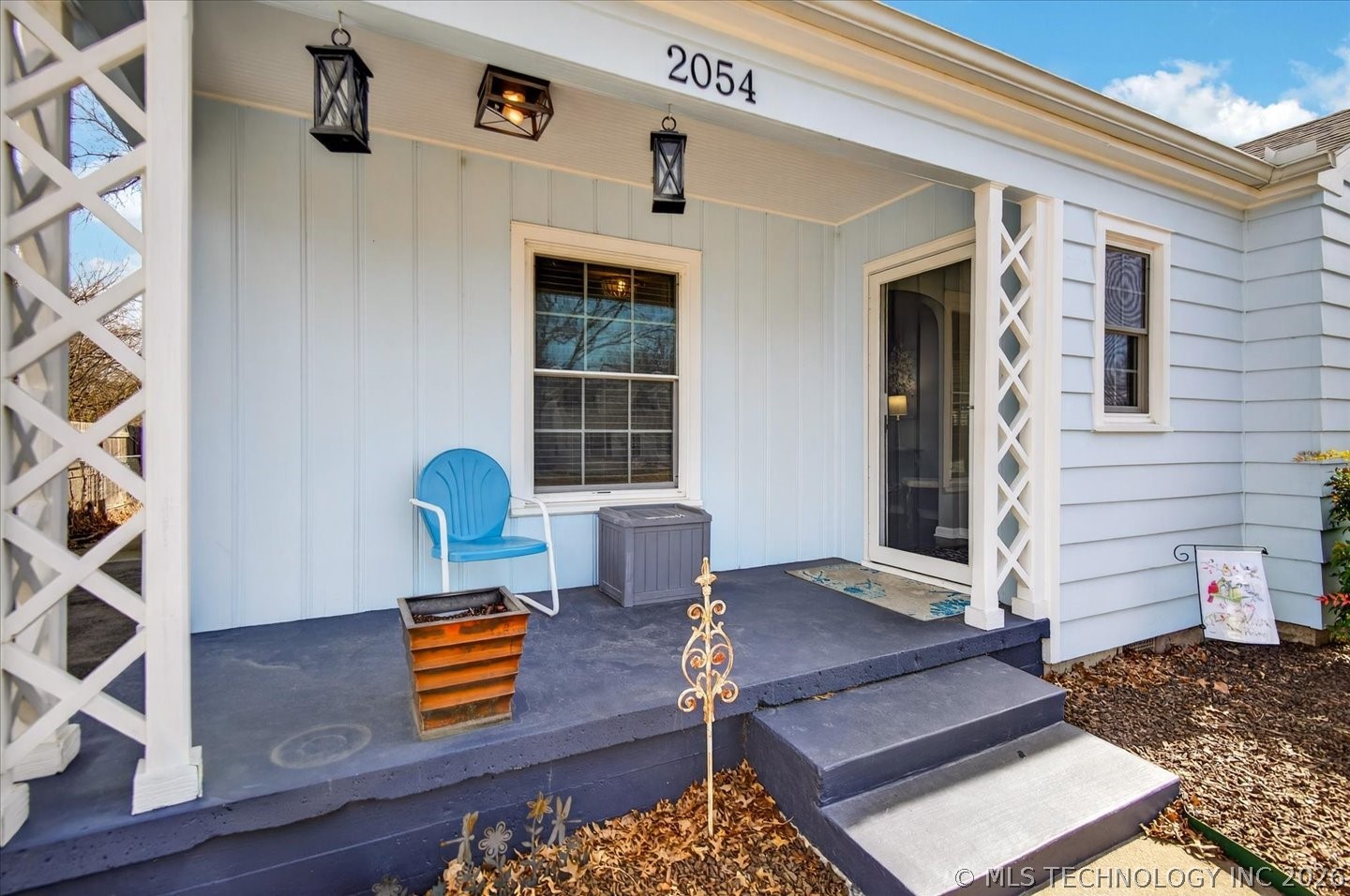 2054 Se Dewey Avenue Property Photo 3