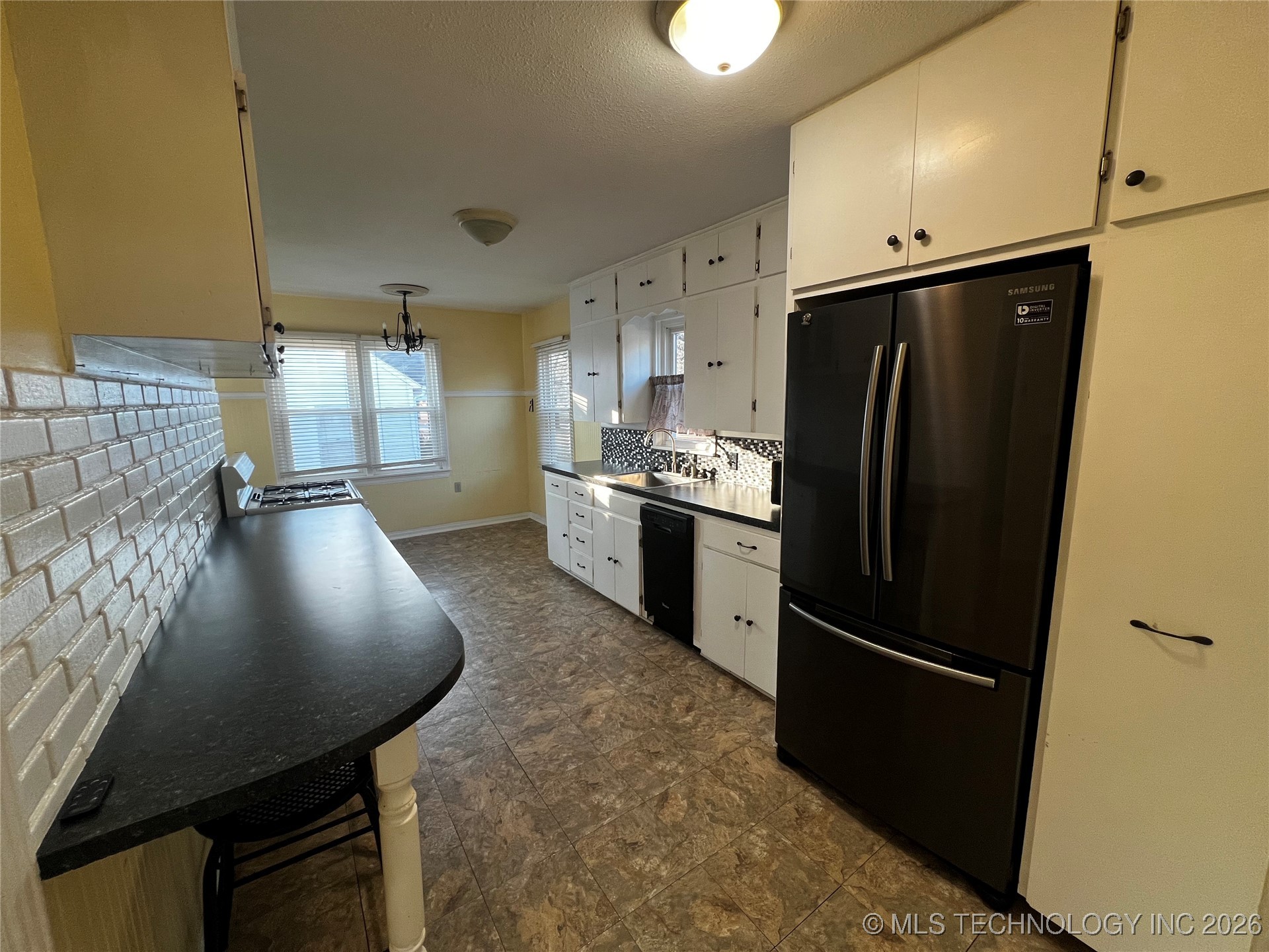 2109 Haskell Boulevard Property Photo 6