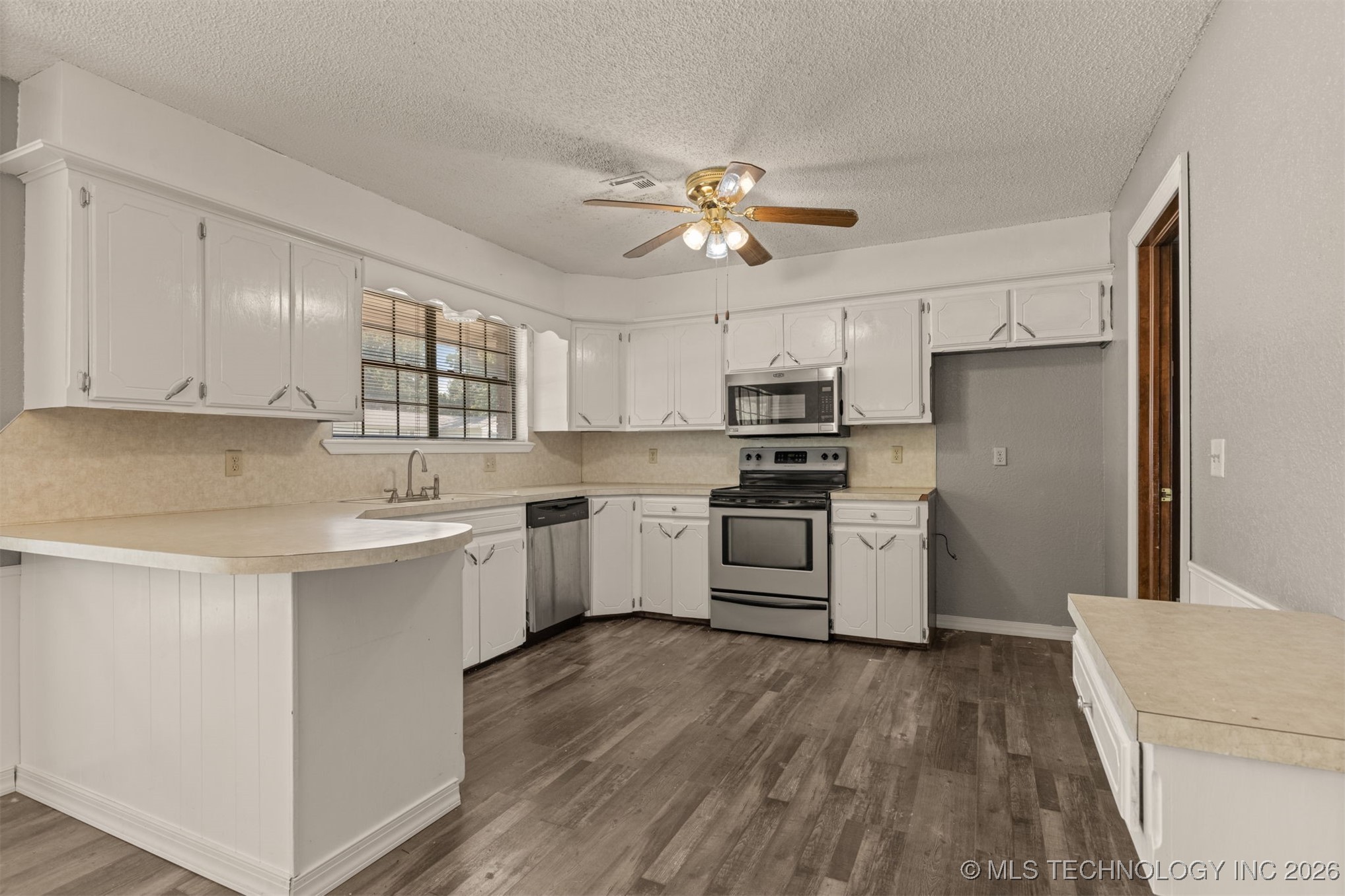 405 Mockingbird Lane Property Photo 15