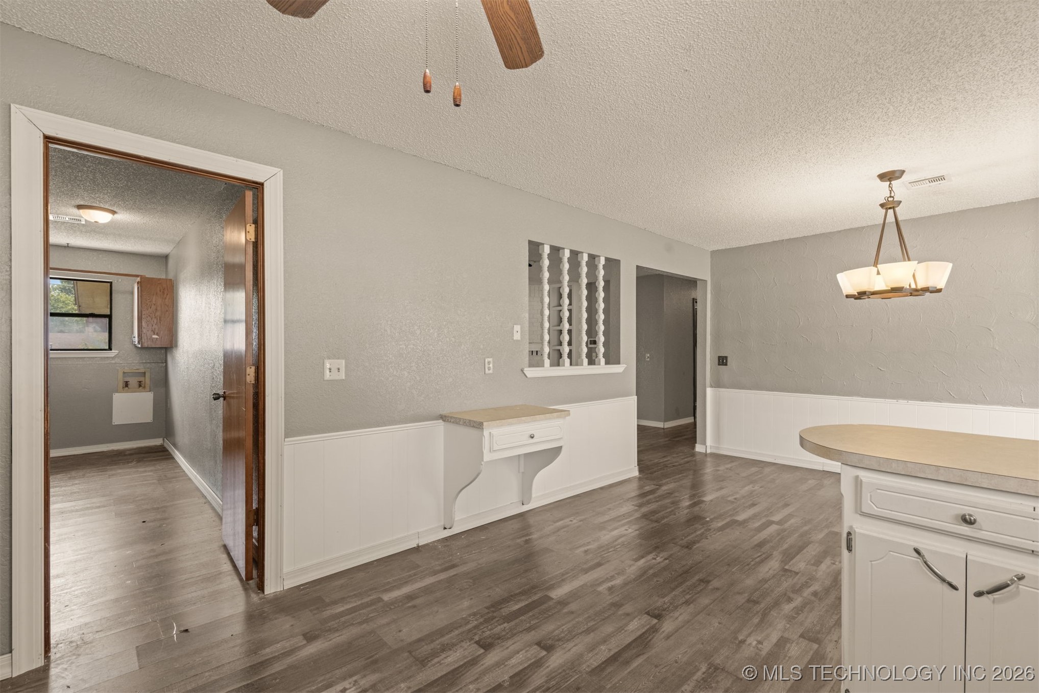 405 Mockingbird Lane Property Photo 18