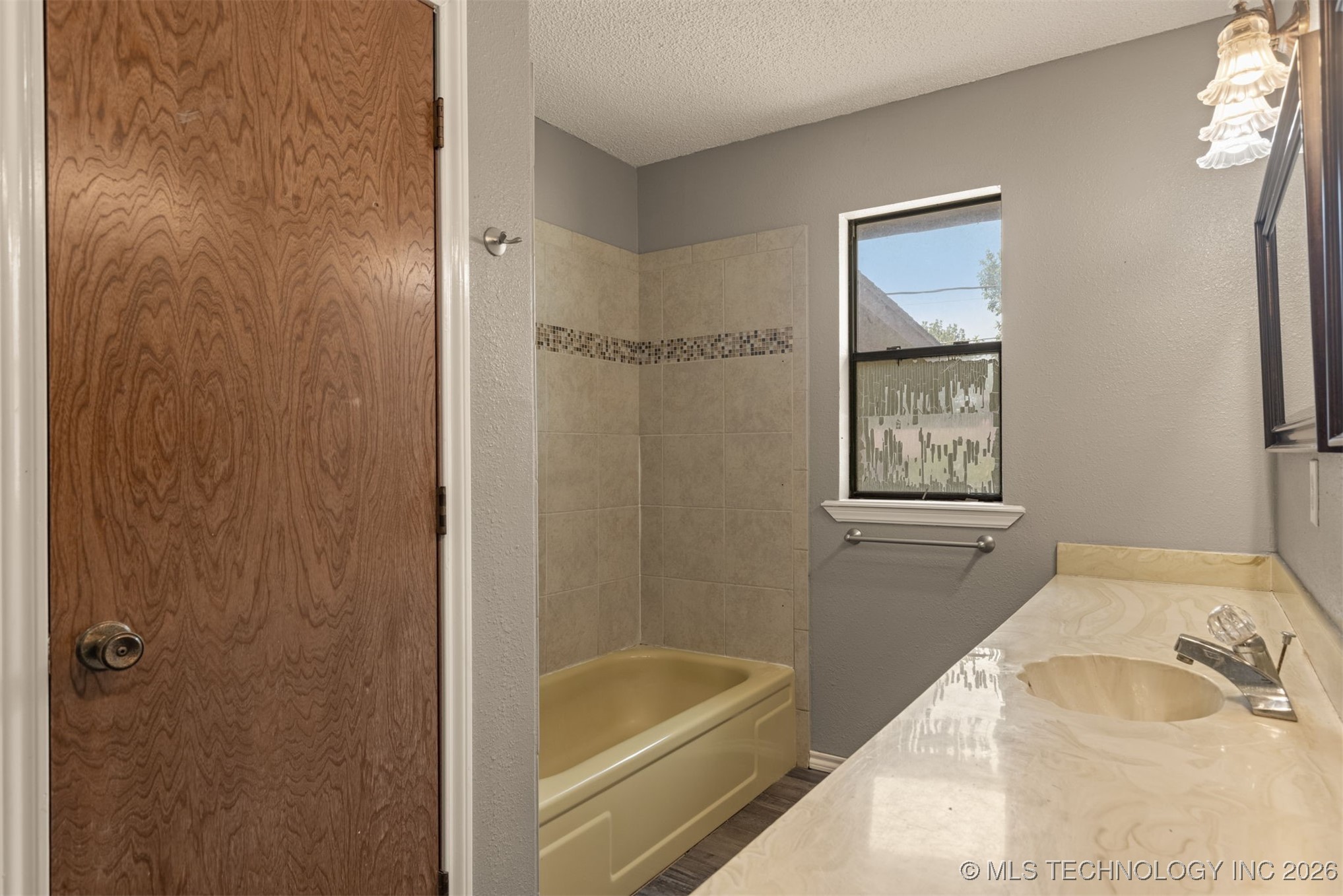 405 Mockingbird Lane Property Photo 37