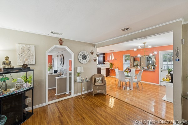 7731 E Skelly Drive Property Photo 5