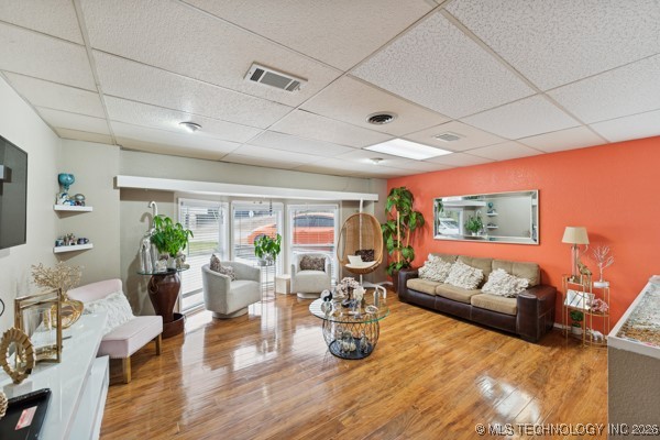 7731 E Skelly Drive Property Photo 7