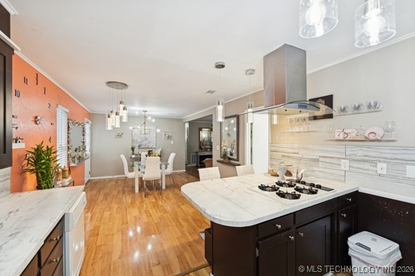 7731 E Skelly Drive Property Photo 9