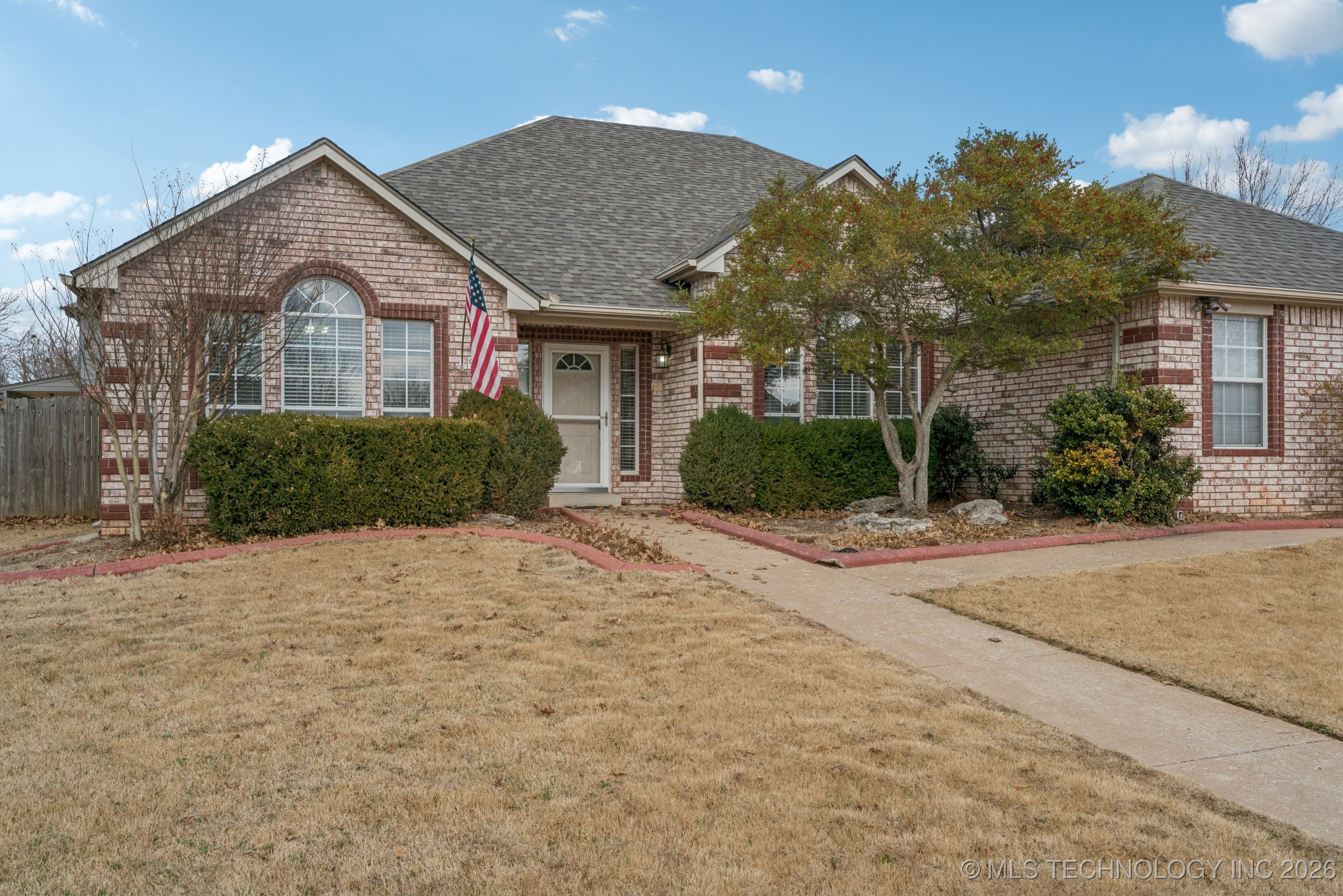 9919 E 123rd Street S Property Photo 2