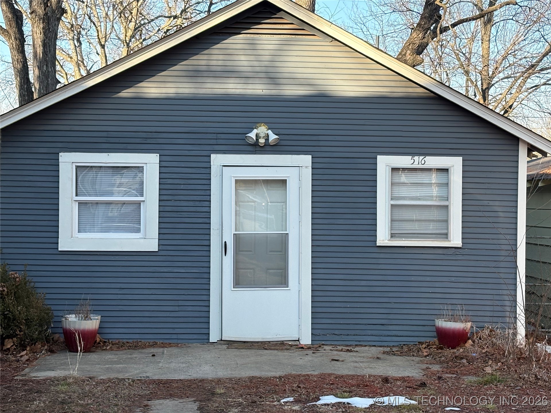 516 W Locust Property Photo 1