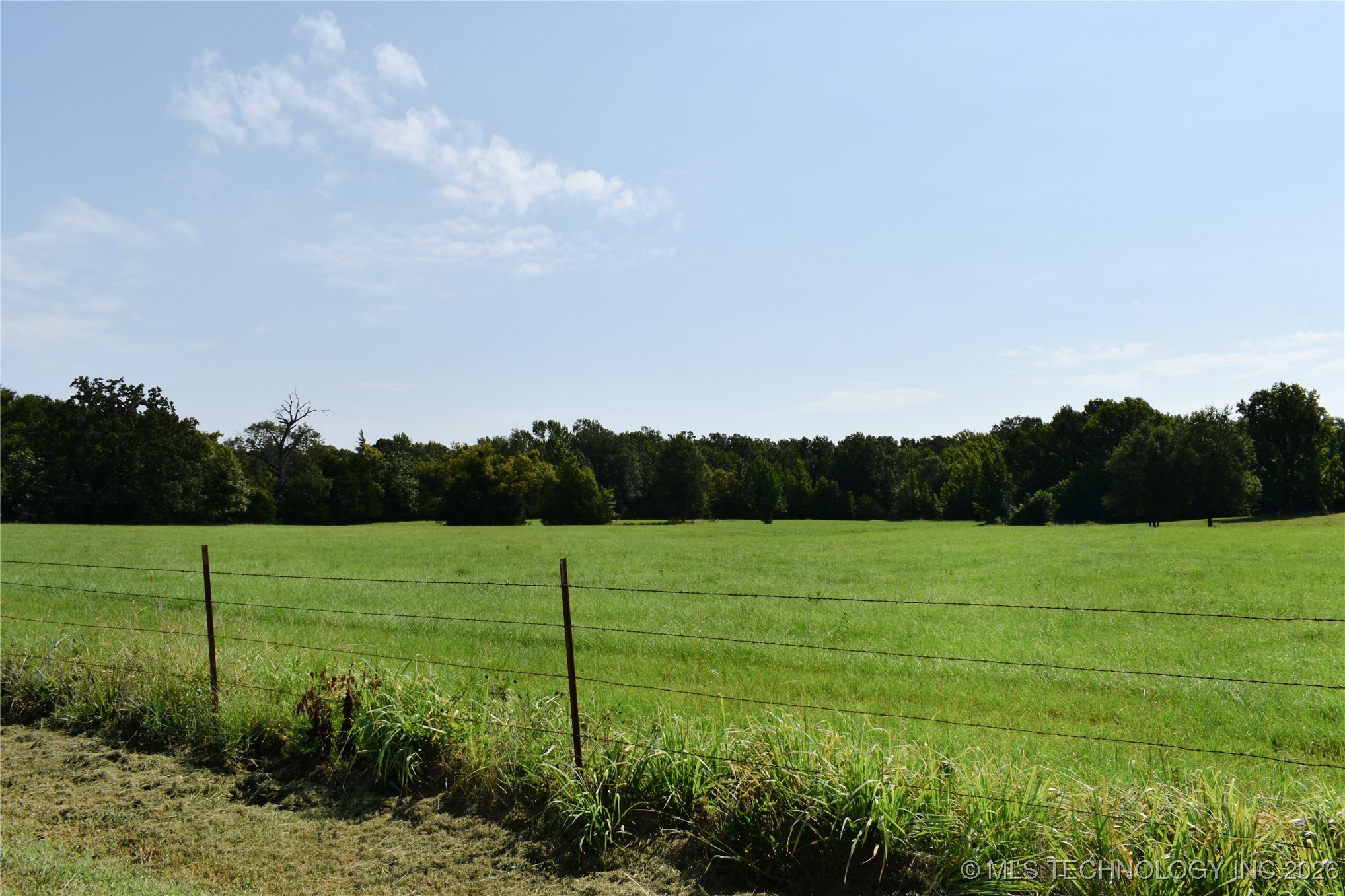 11 Griffen Property Photo 2