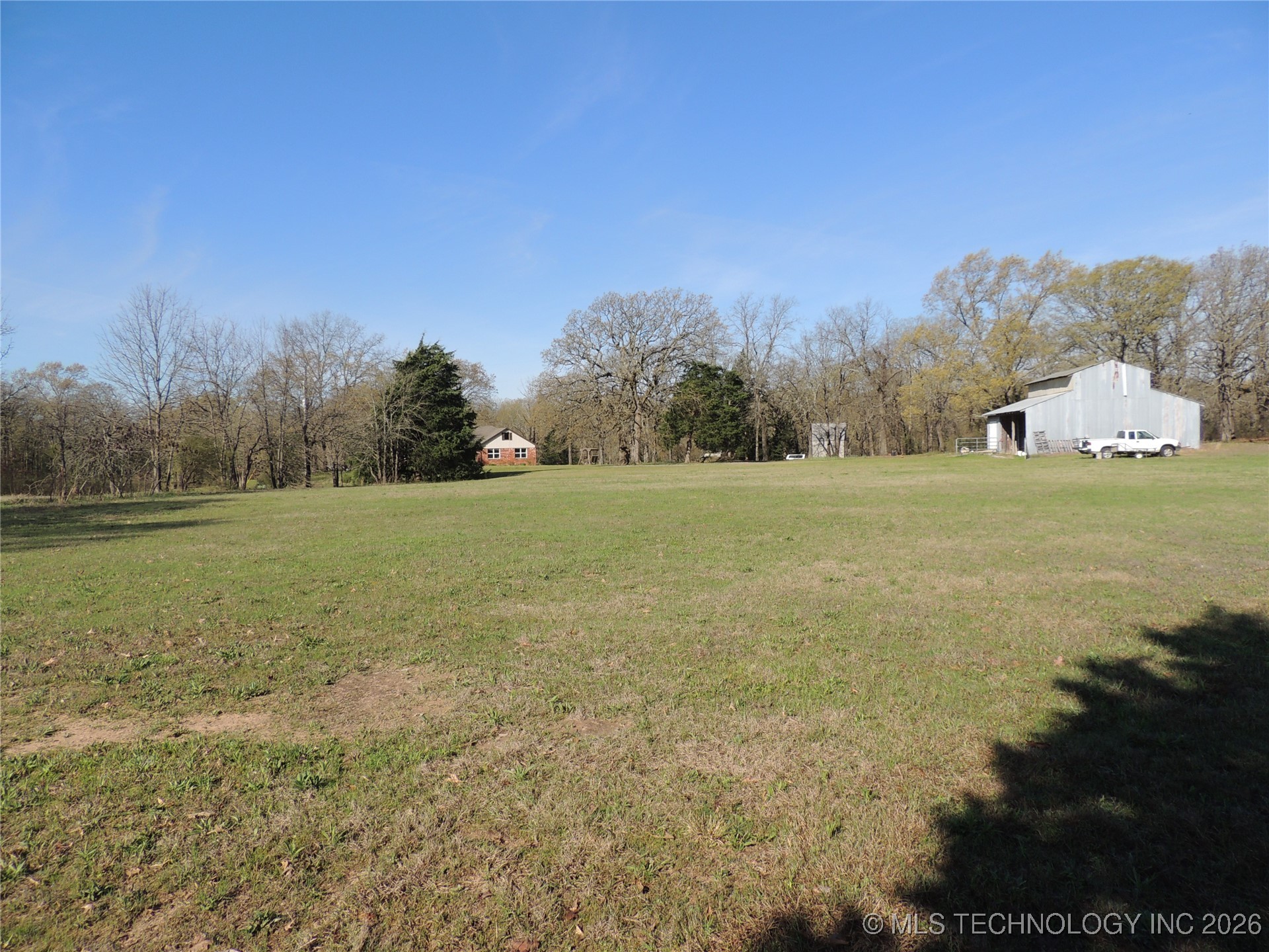 9003 S Osage Lane Property Photo 3