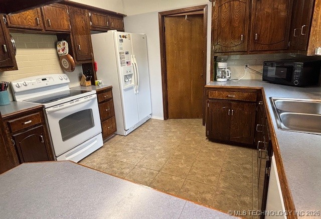 9003 S Osage Lane Property Photo 9