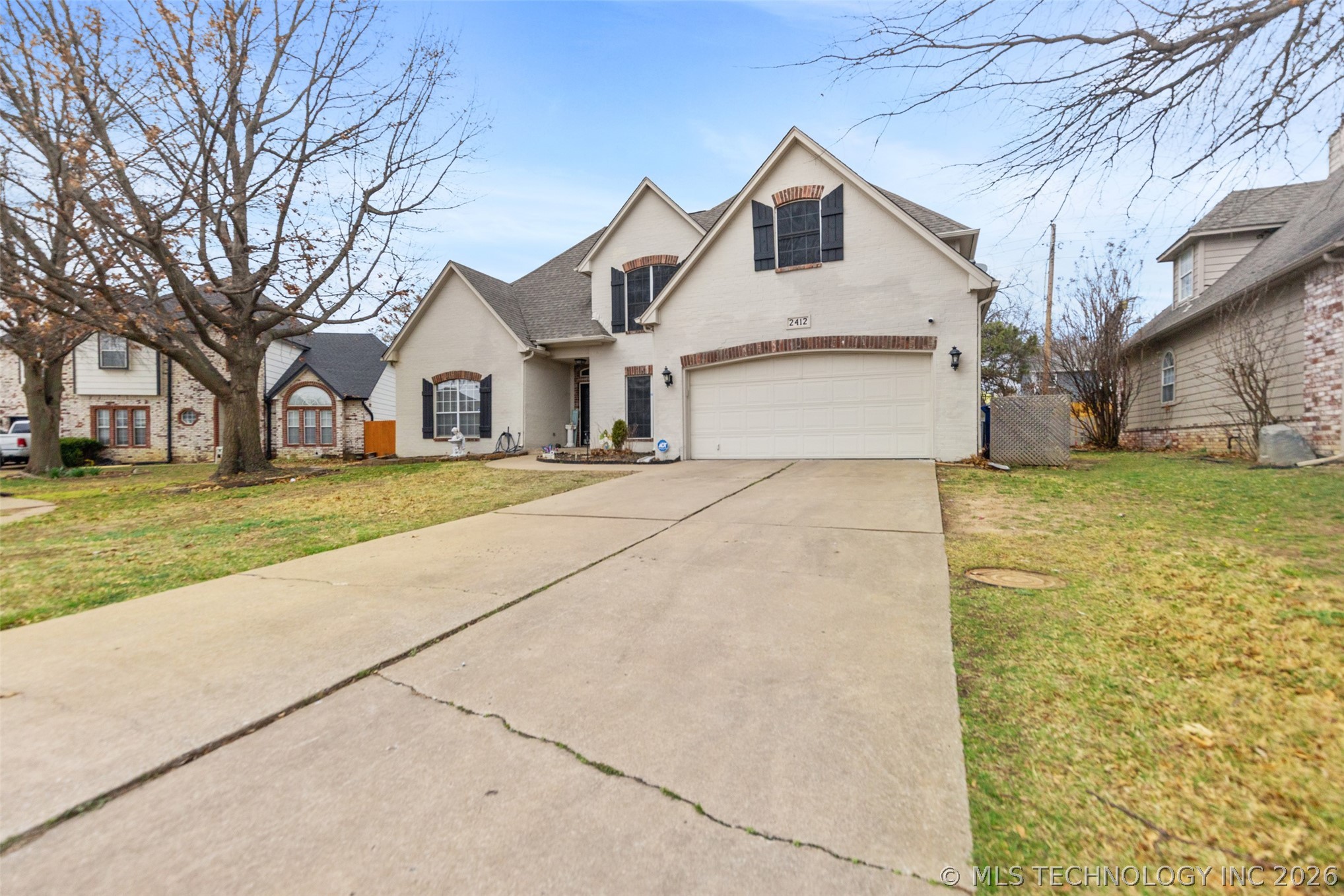 2412 W Vicksburg Street Property Photo 2