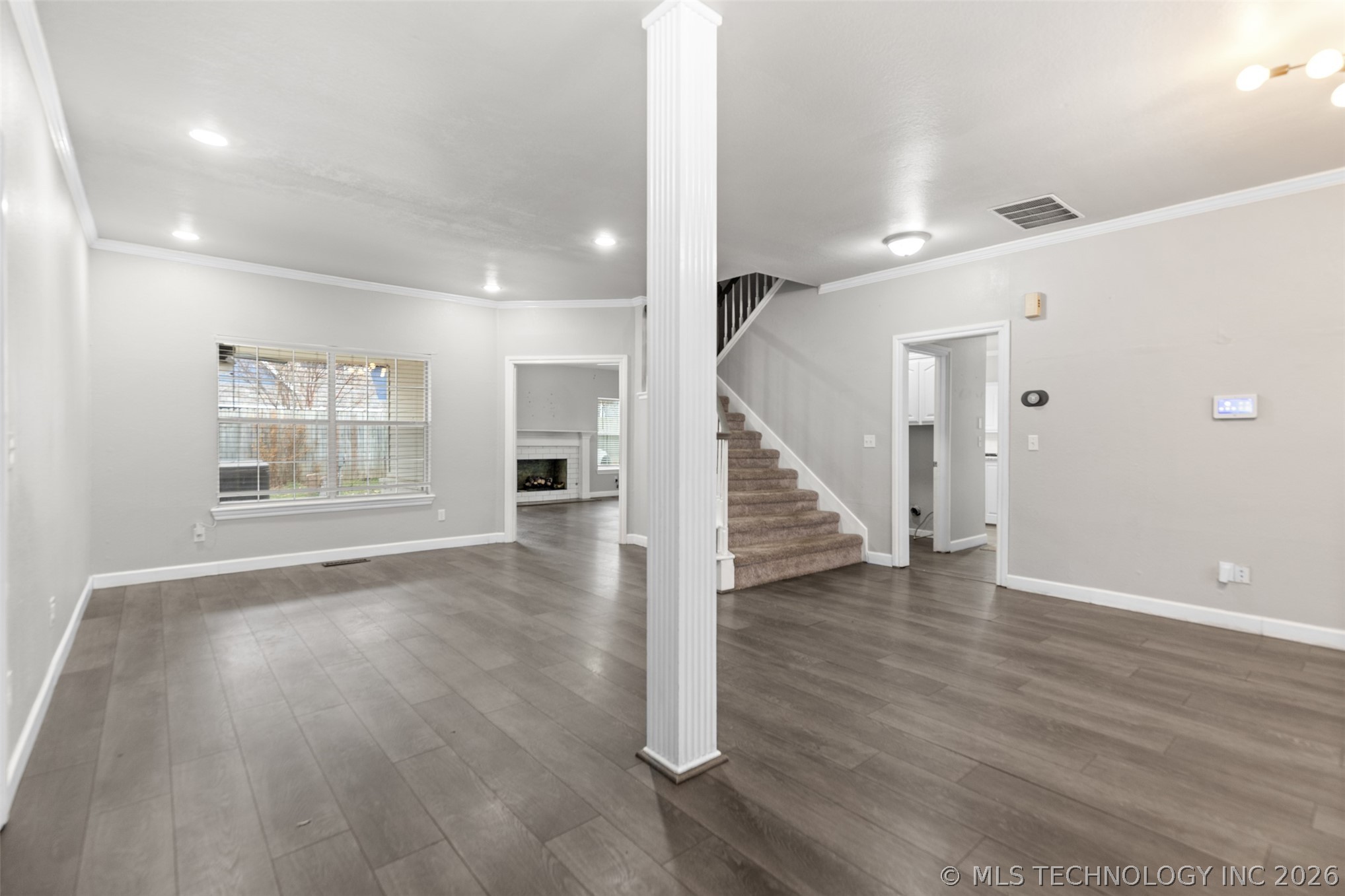 2412 W Vicksburg Street Property Photo 3