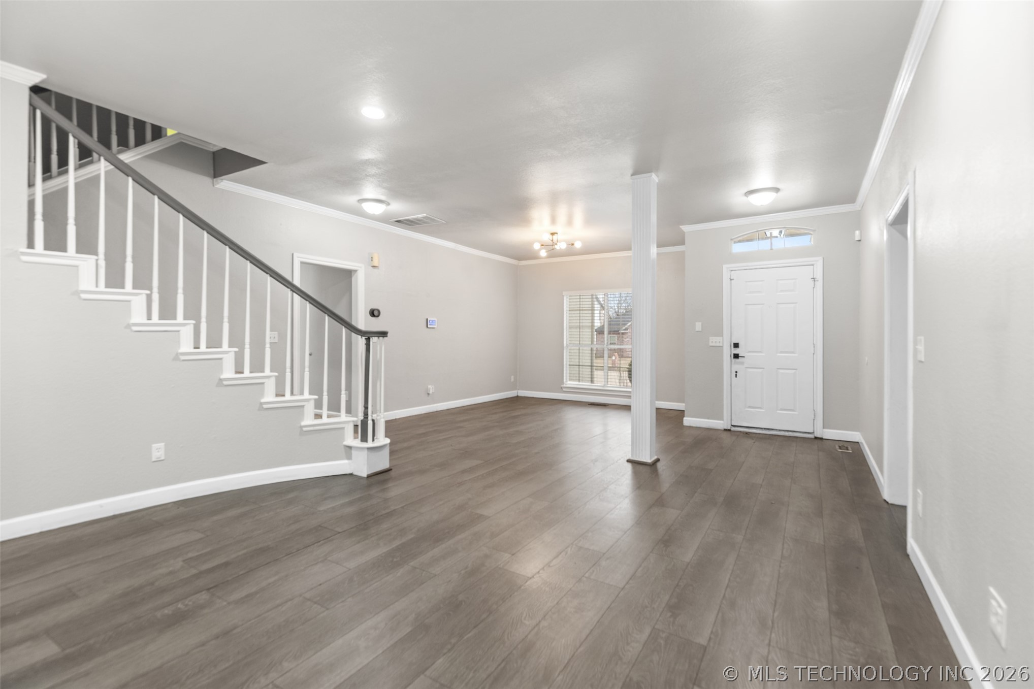 2412 W Vicksburg Street Property Photo 4