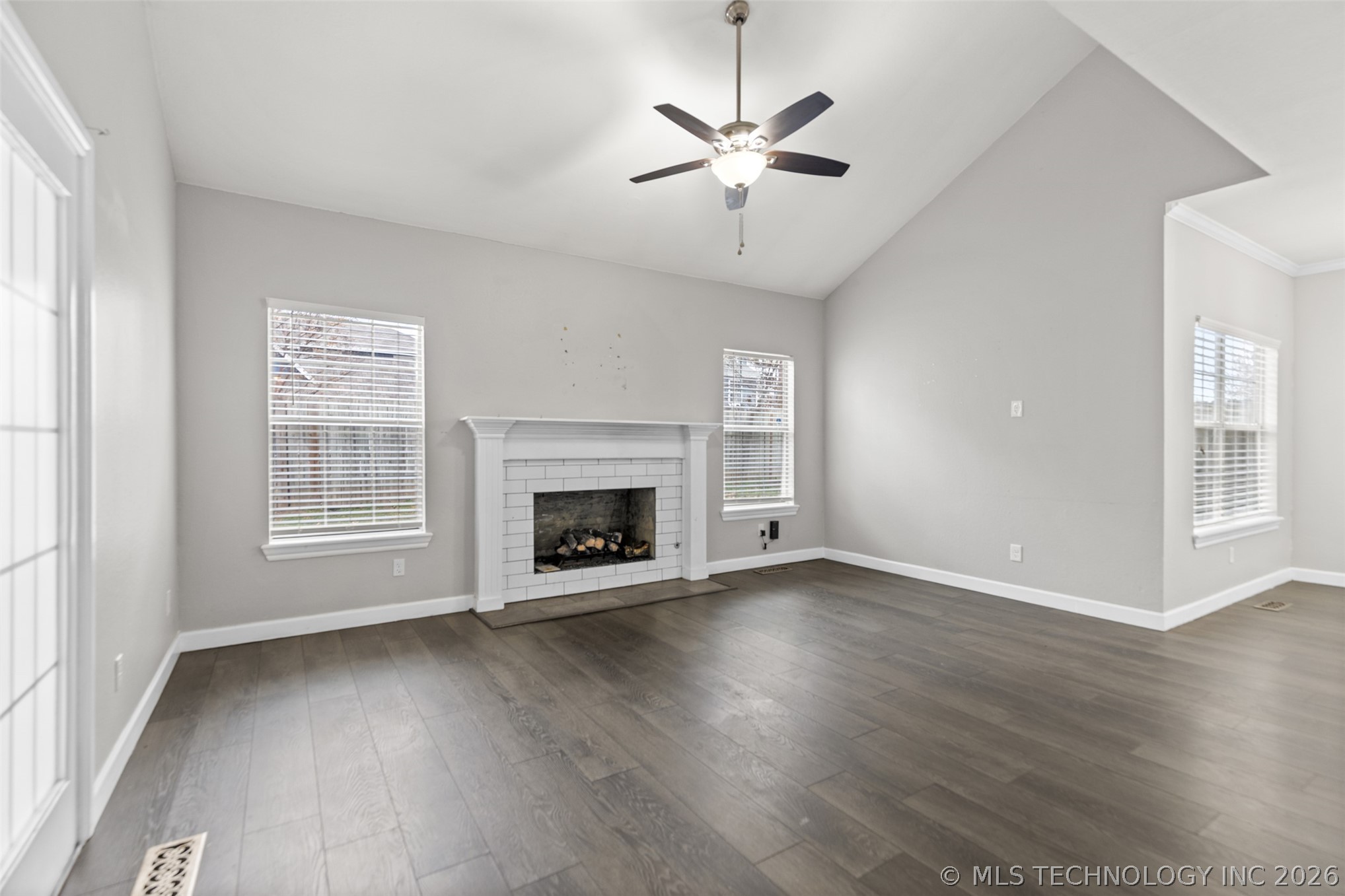 2412 W Vicksburg Street Property Photo 10