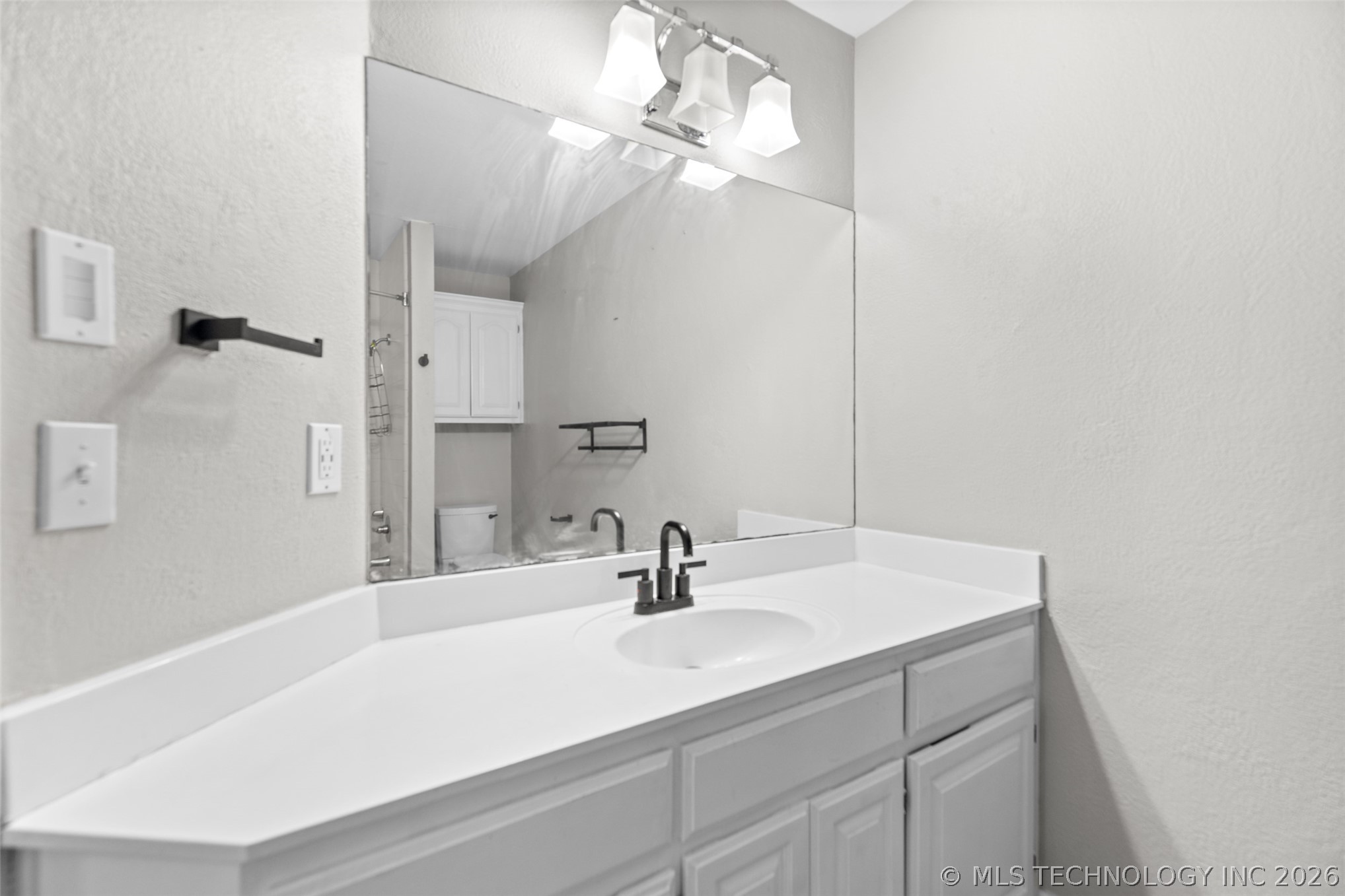 2412 W Vicksburg Street Property Photo 19