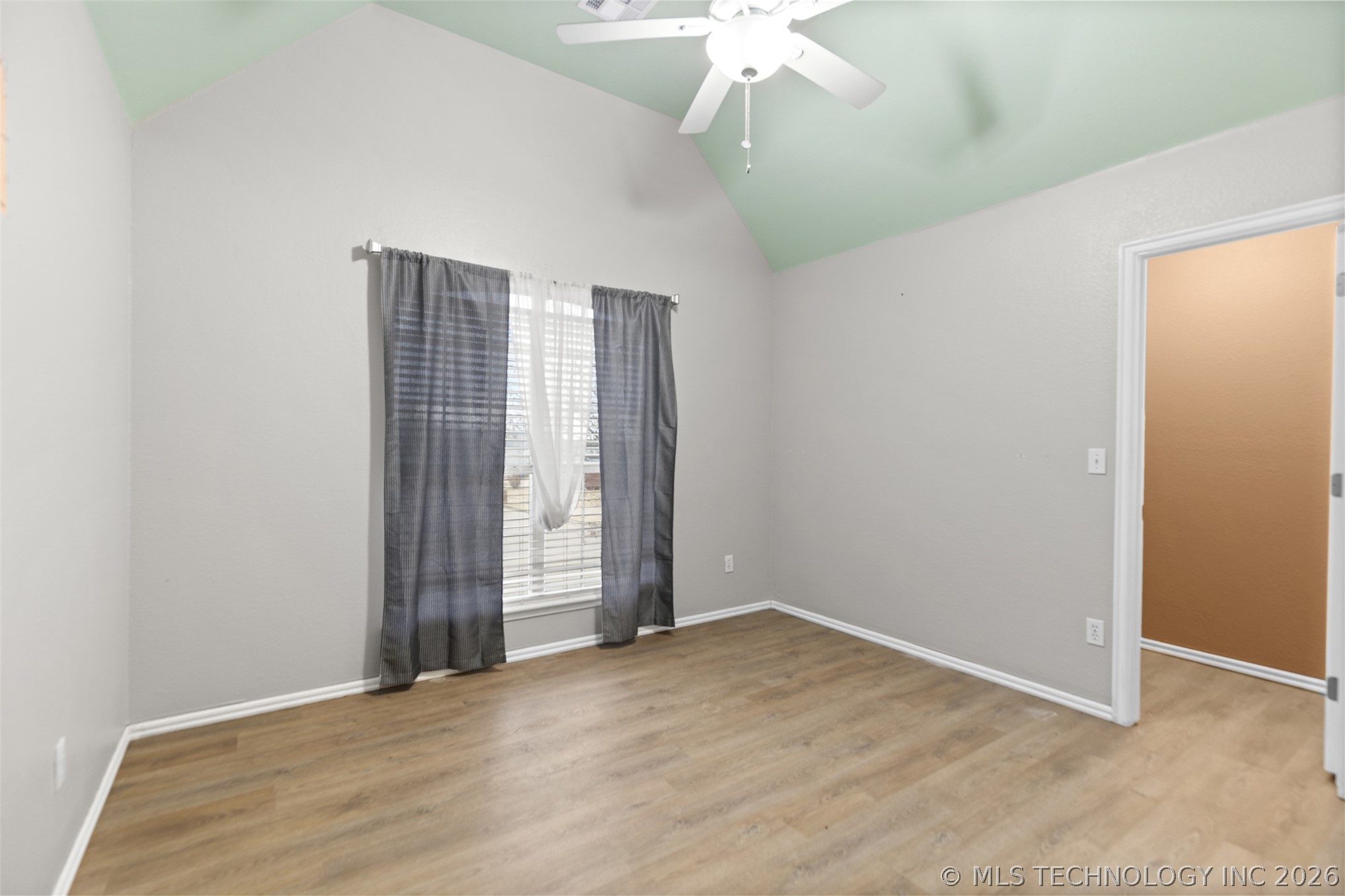 2412 W Vicksburg Street Property Photo 20