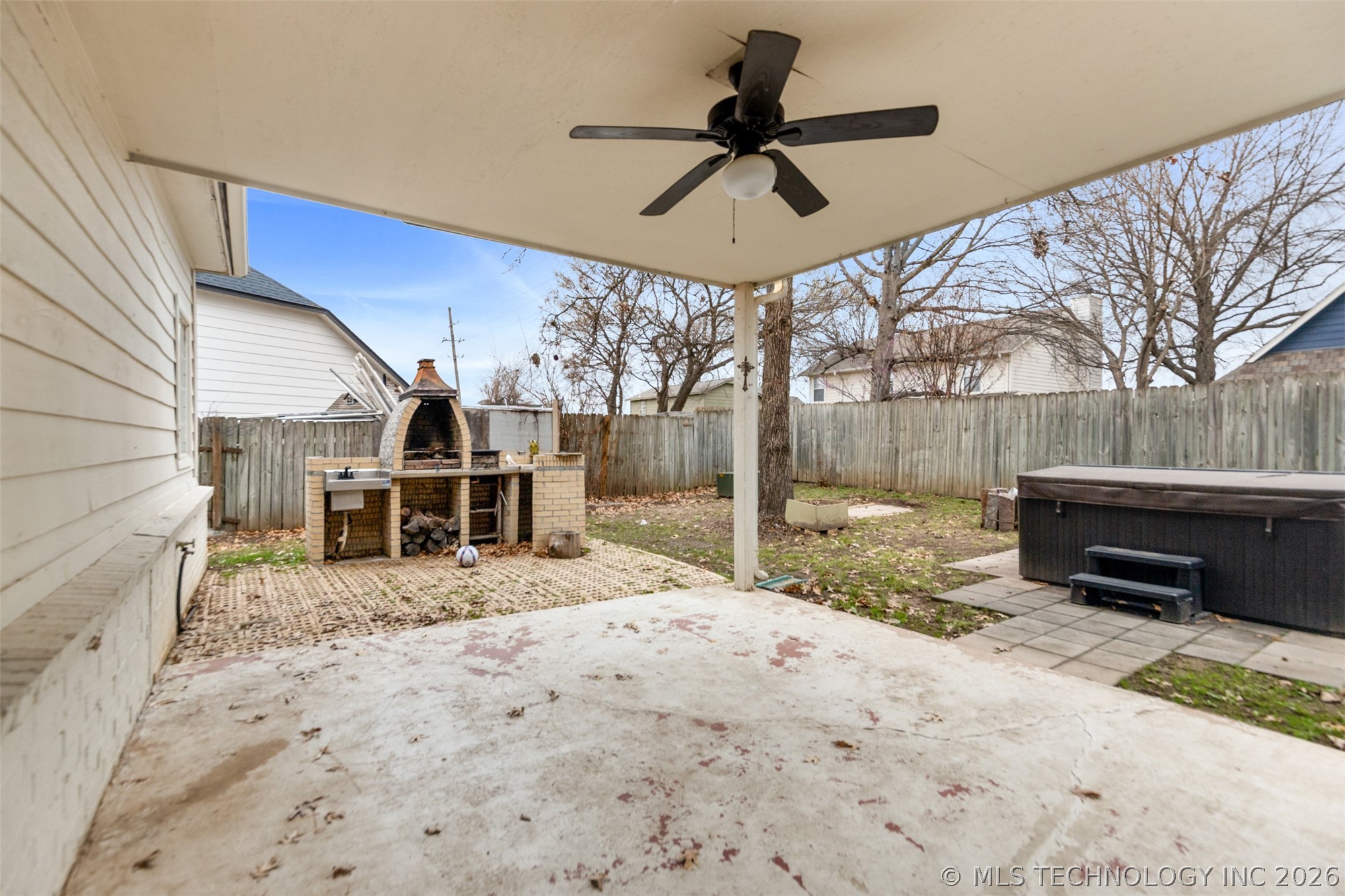 2412 W Vicksburg Street Property Photo 25