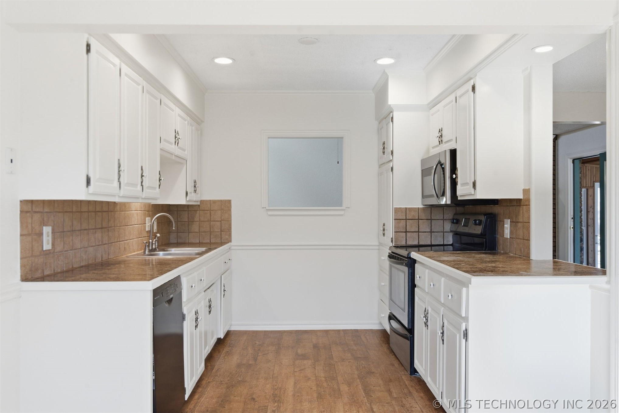 11607 S 5th Street Property Photo 8