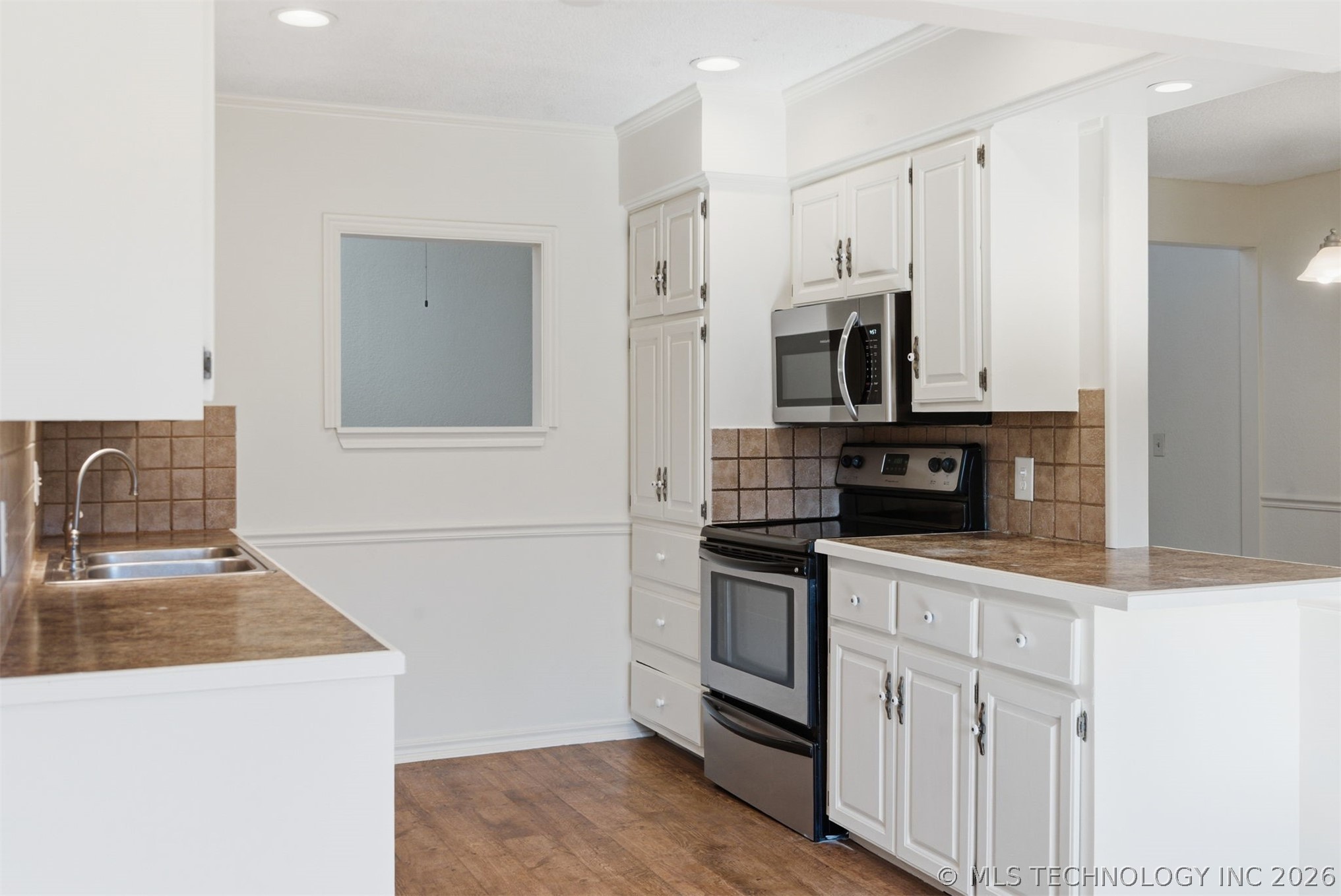 11607 S 5th Street Property Photo 10