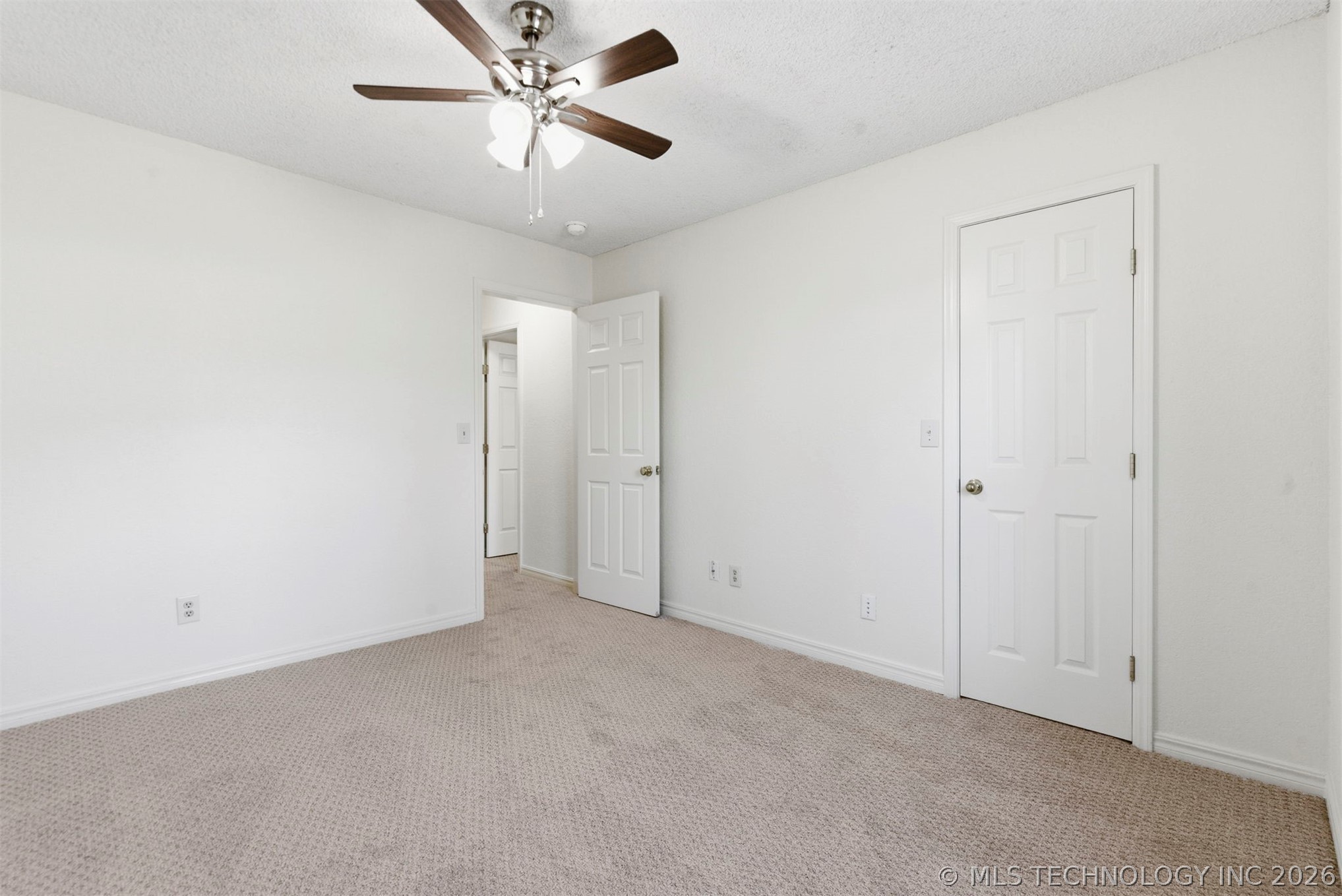 11607 S 5th Street Property Photo 19