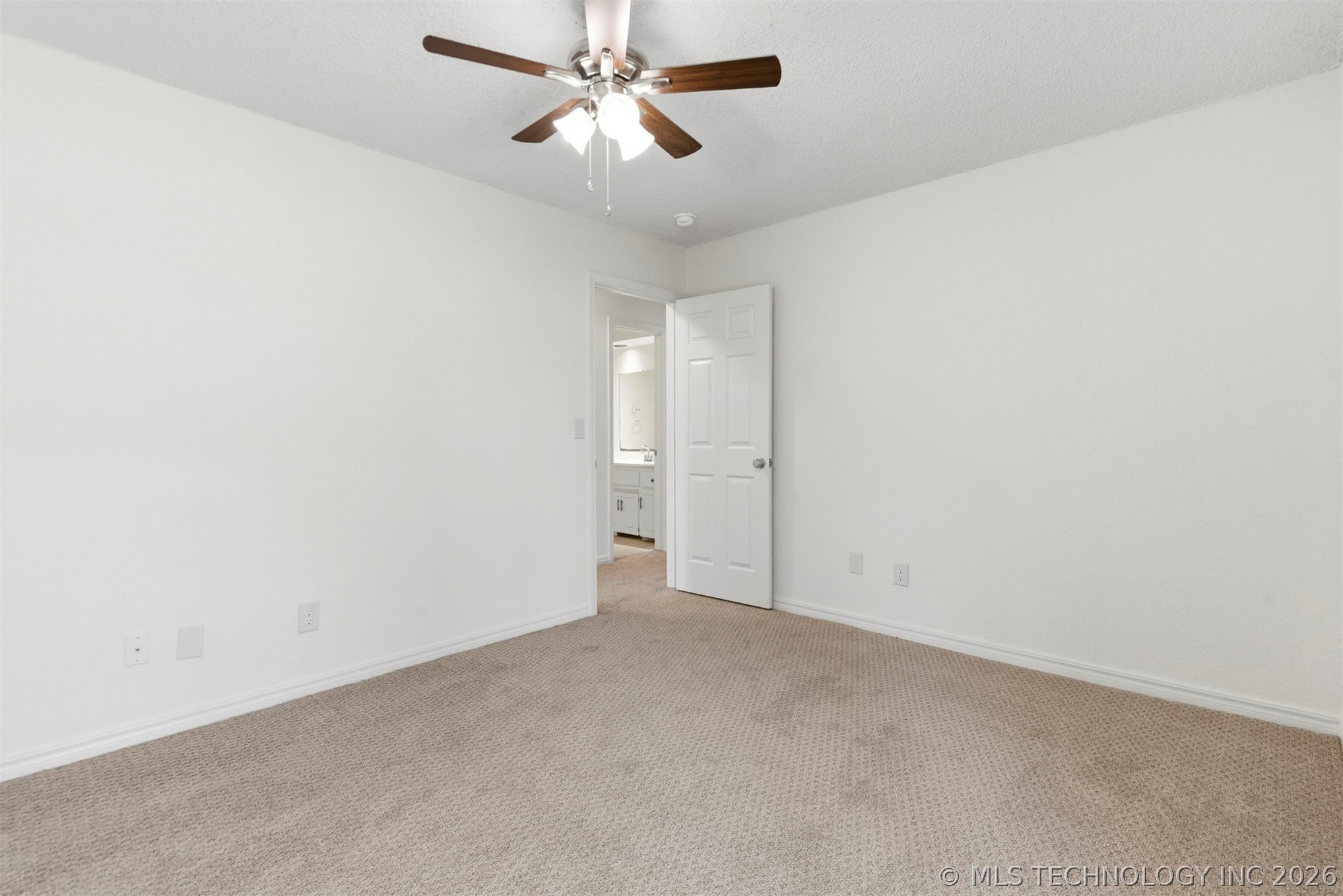 11607 S 5th Street Property Photo 21