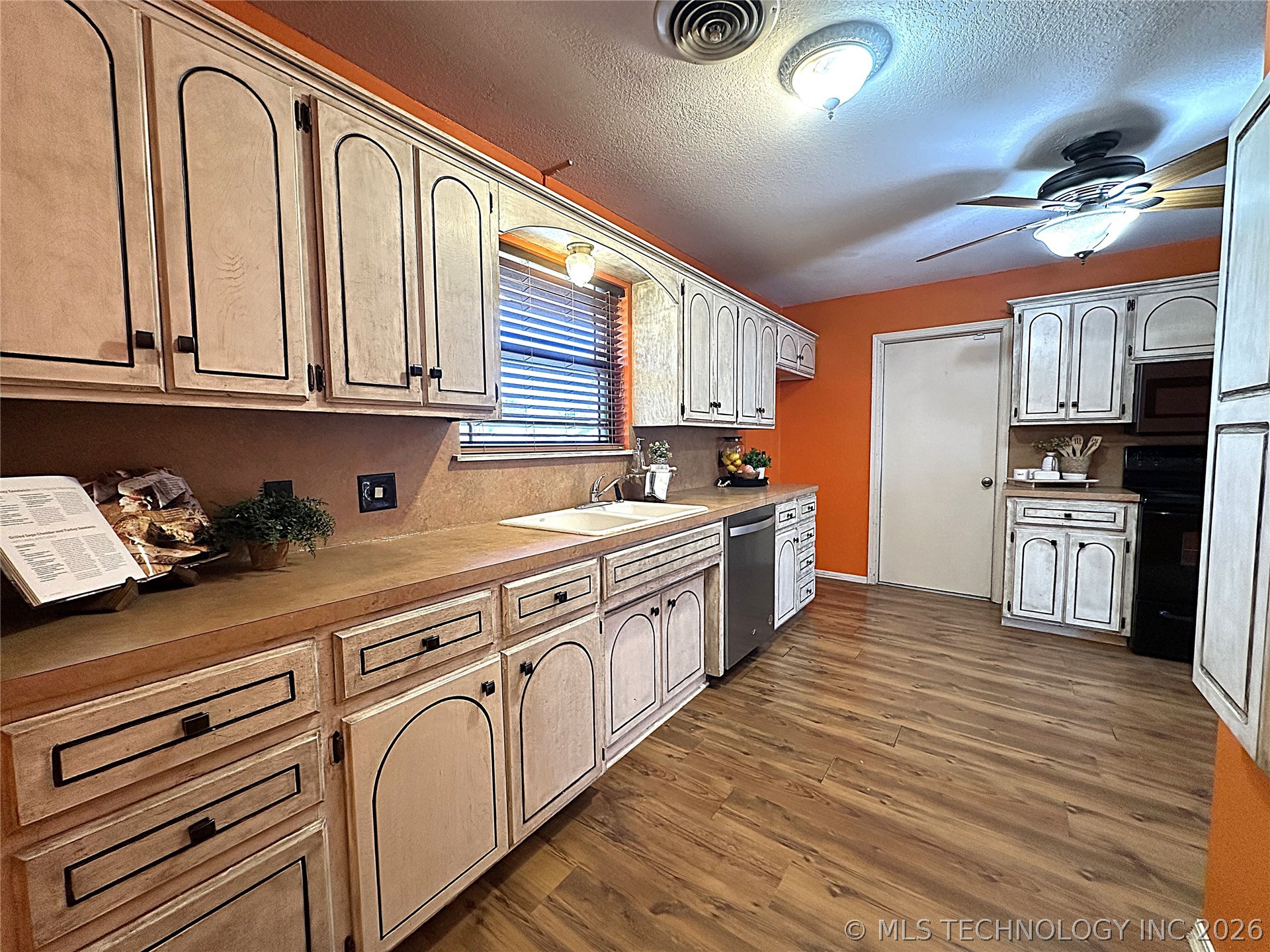 306 Eastwood Property Photo 7