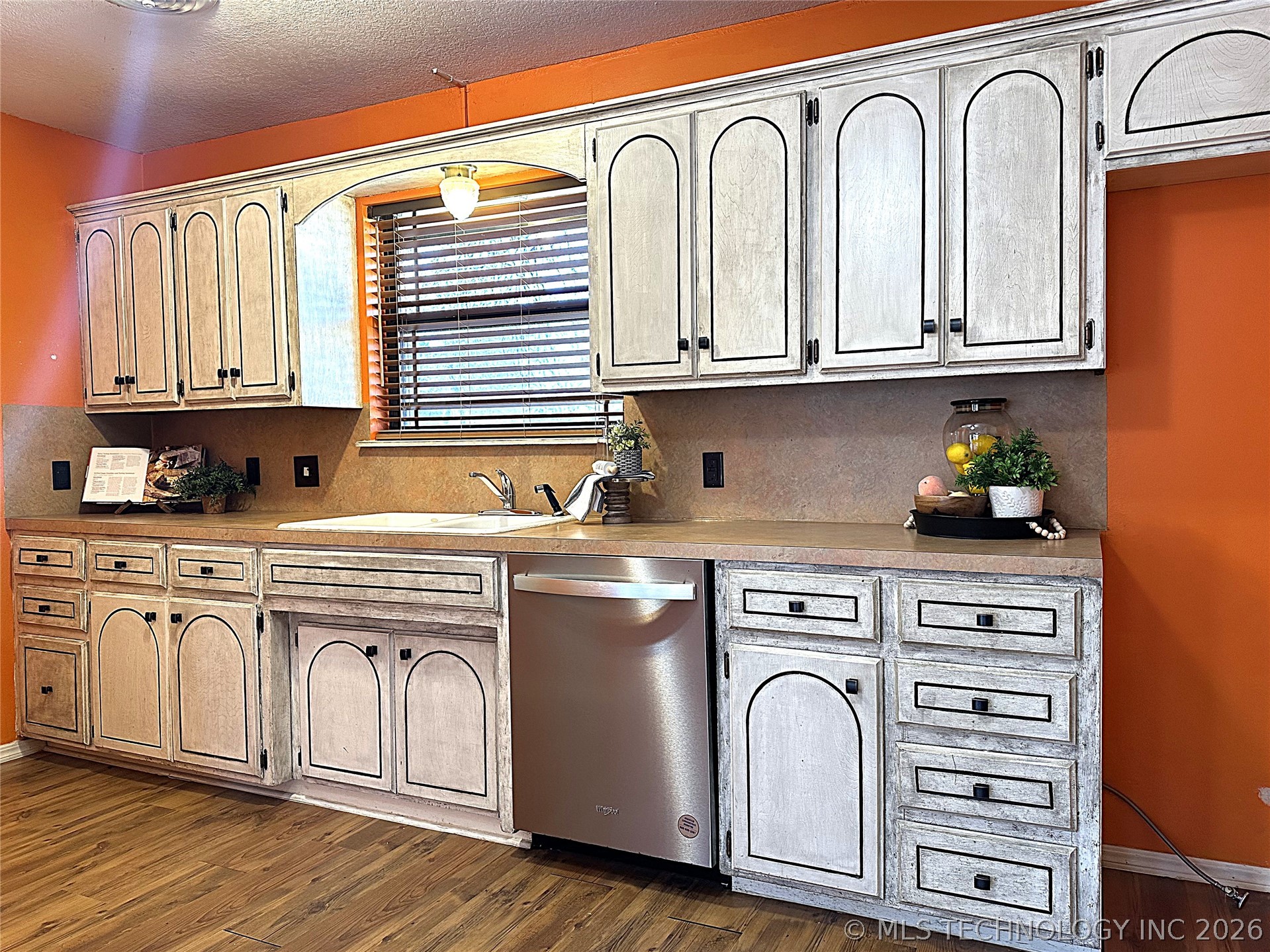 306 Eastwood Property Photo 8