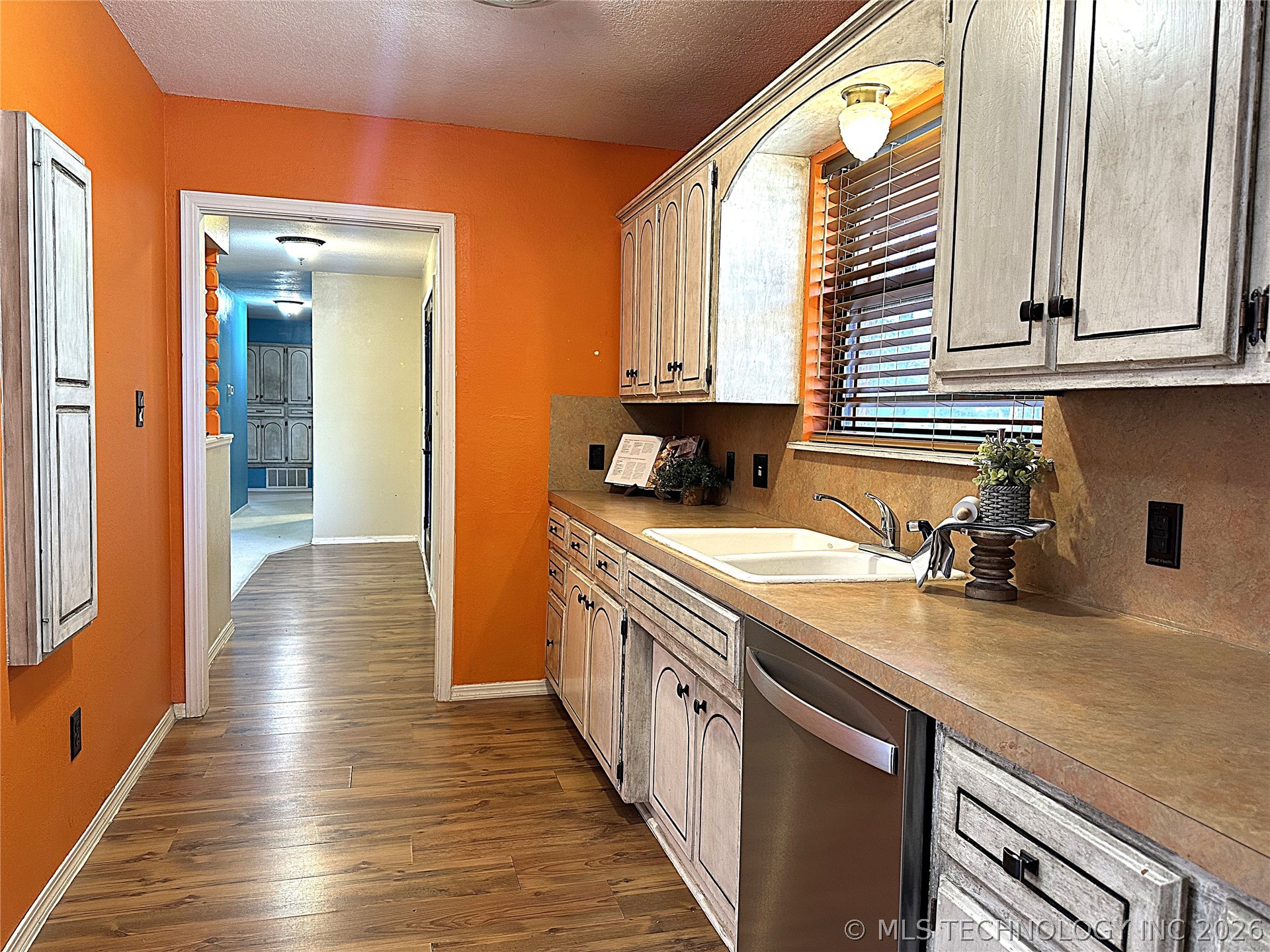 306 Eastwood Property Photo 9