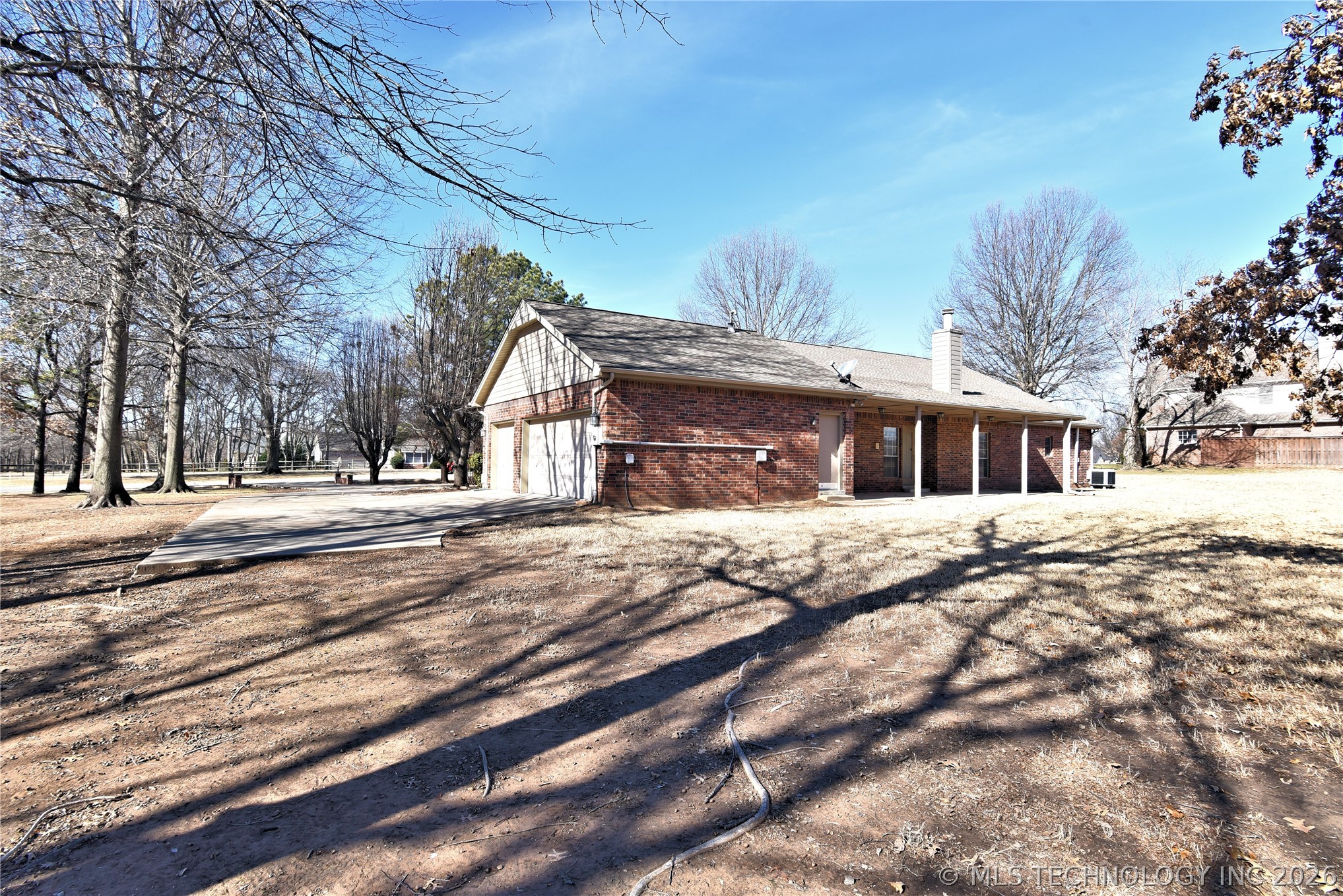 3105 S Aster Avenue Property Photo 3