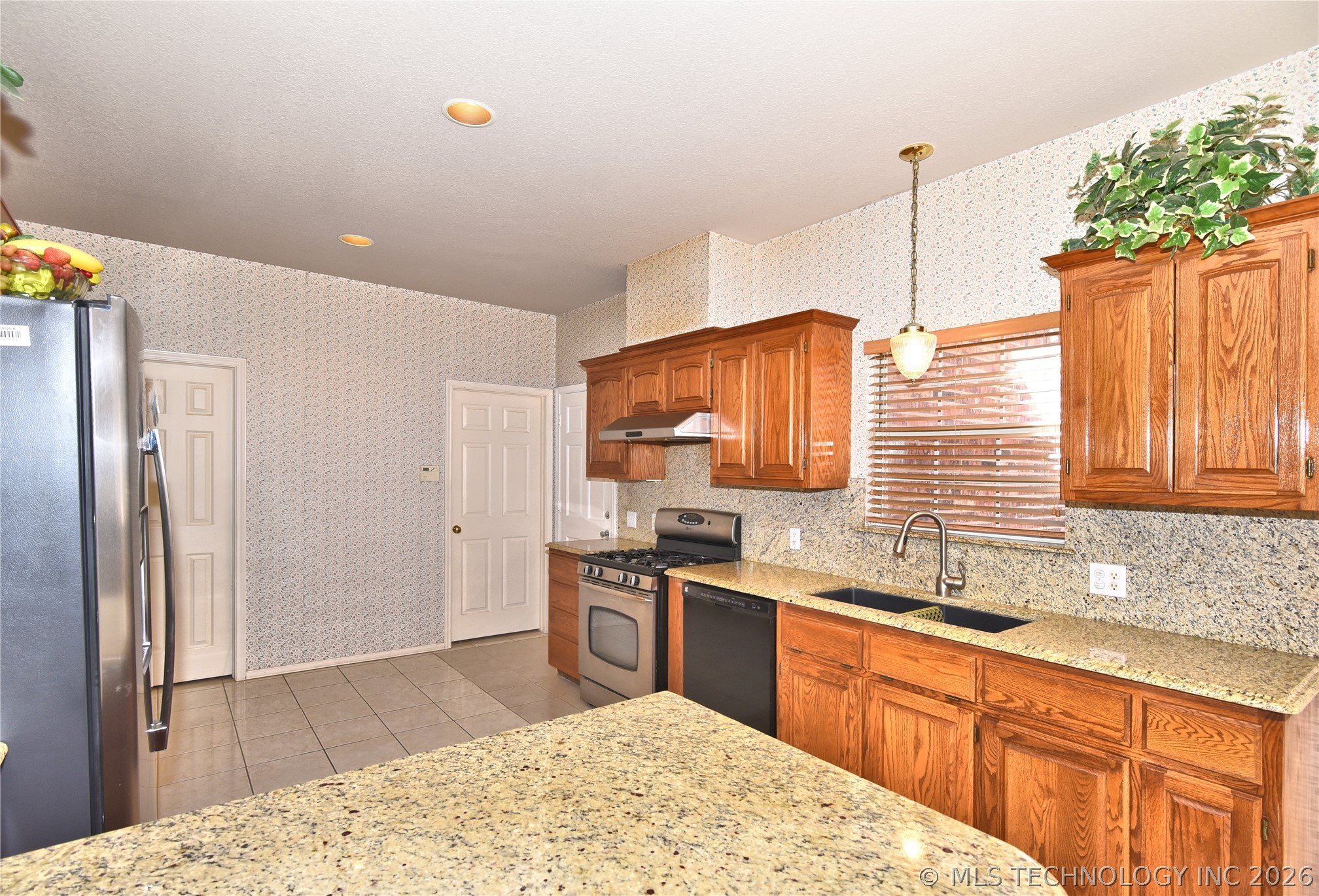 3105 S Aster Avenue Property Photo 12