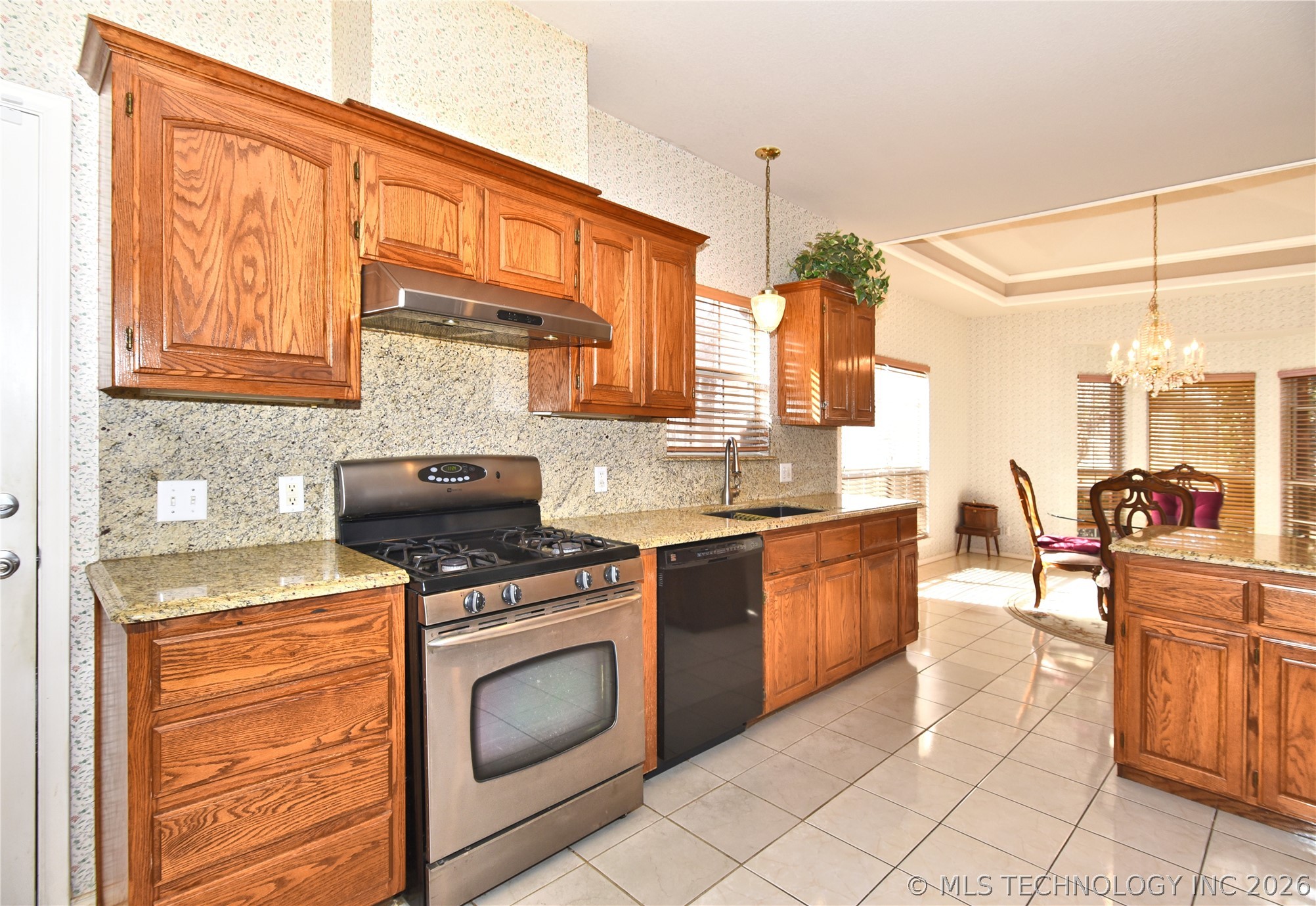 3105 S Aster Avenue Property Photo 15