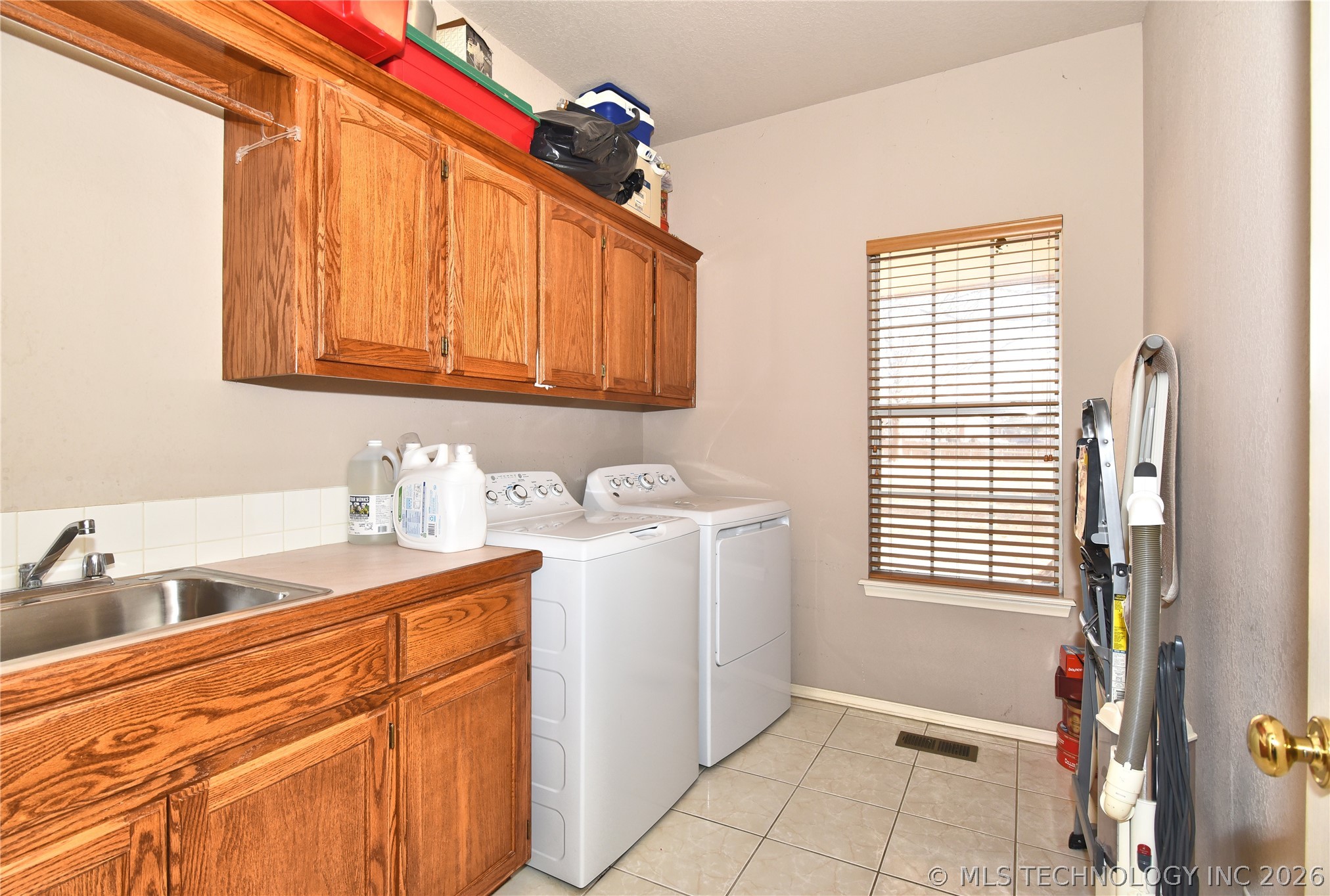 3105 S Aster Avenue Property Photo 31