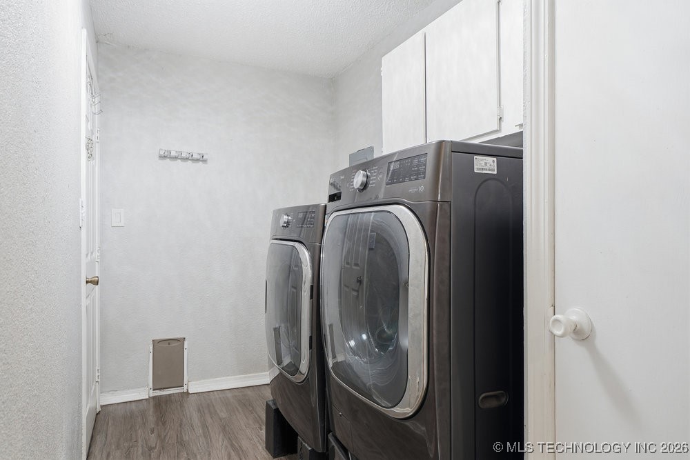 111 S 162nd East Avenue Property Photo 28