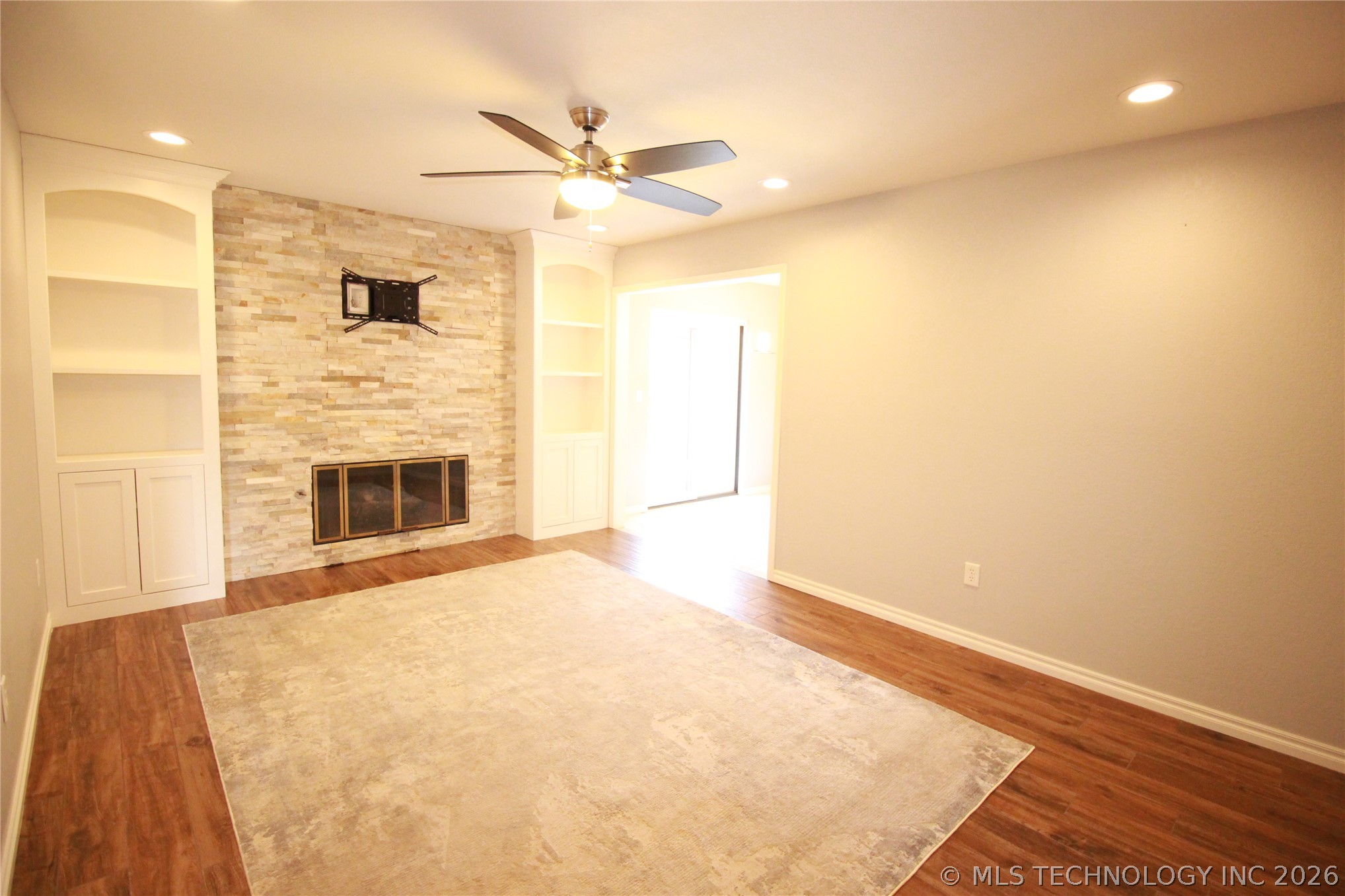 2507 Westwood Property Photo 6