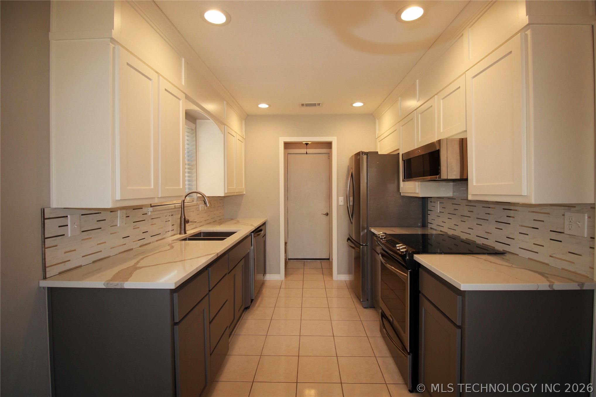 2507 Westwood Property Photo 10