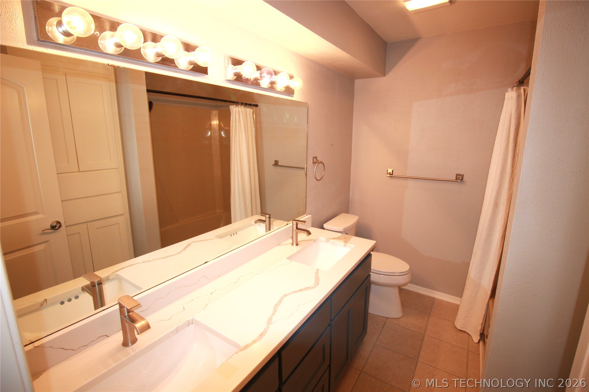 2507 Westwood Property Photo 17