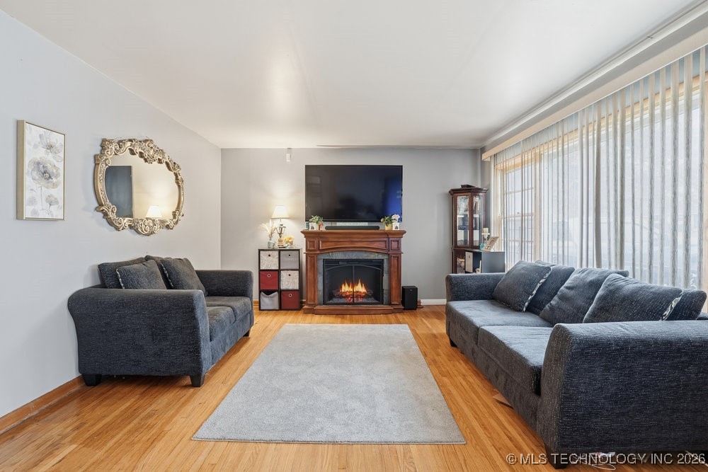 582 N Xenophon Avenue Property Photo 5