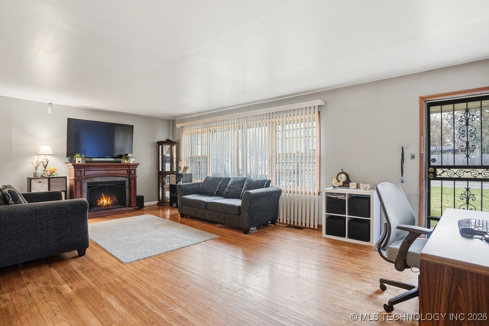 582 N Xenophon Avenue Property Photo 6