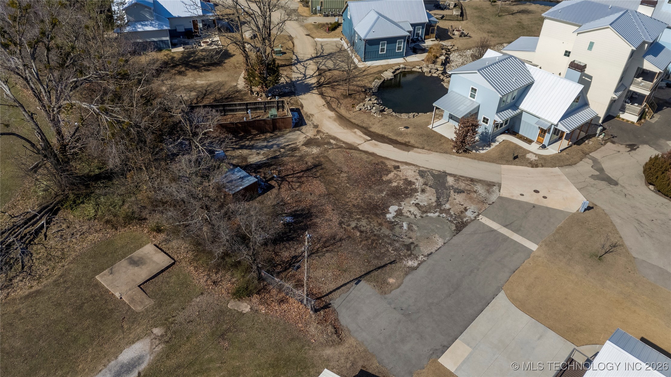 37214 S Cliff Crest Property Photo 8