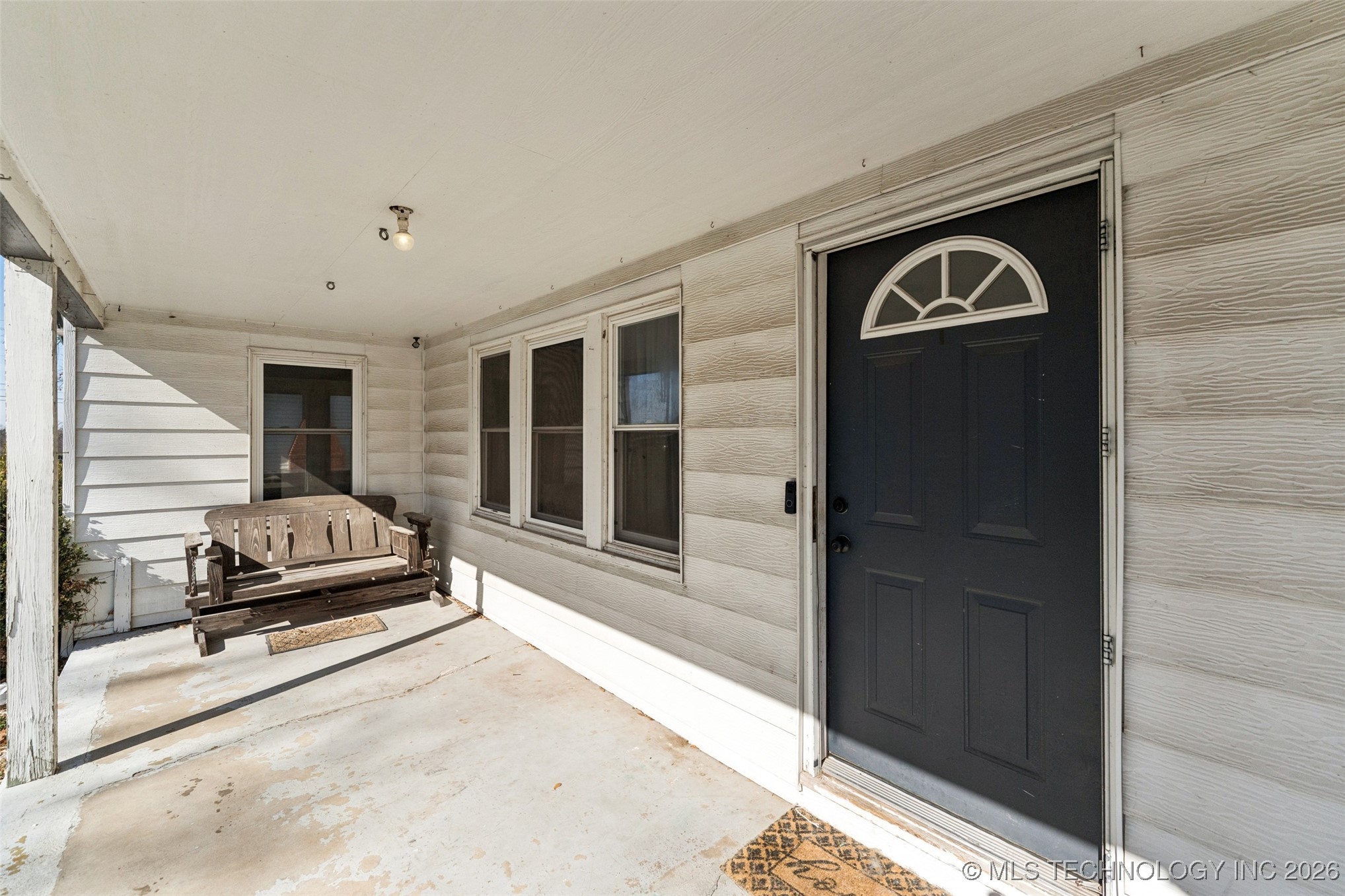 1109 E 9th Street Property Photo 4