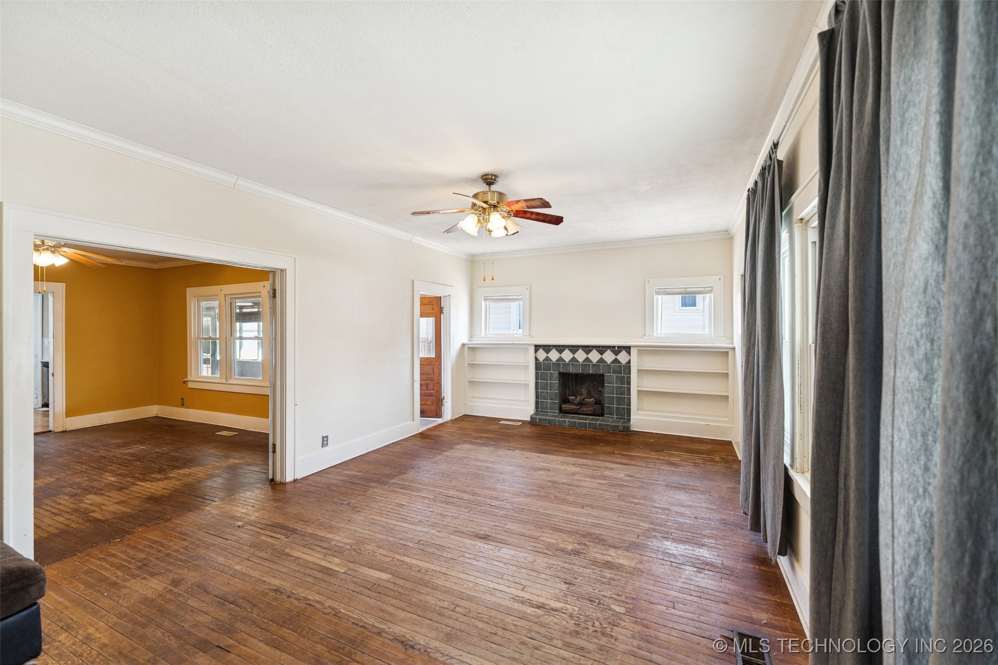 1109 E 9th Street Property Photo 7