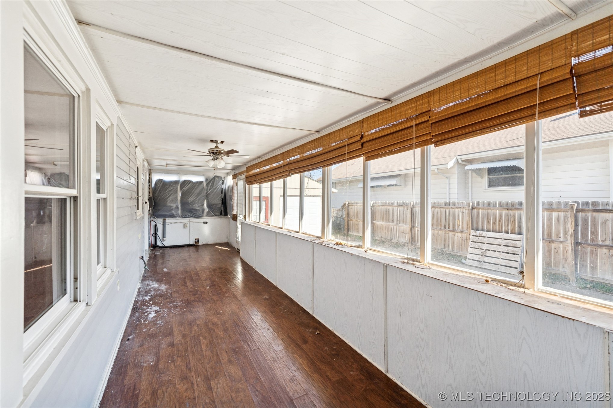 1109 E 9th Street Property Photo 8