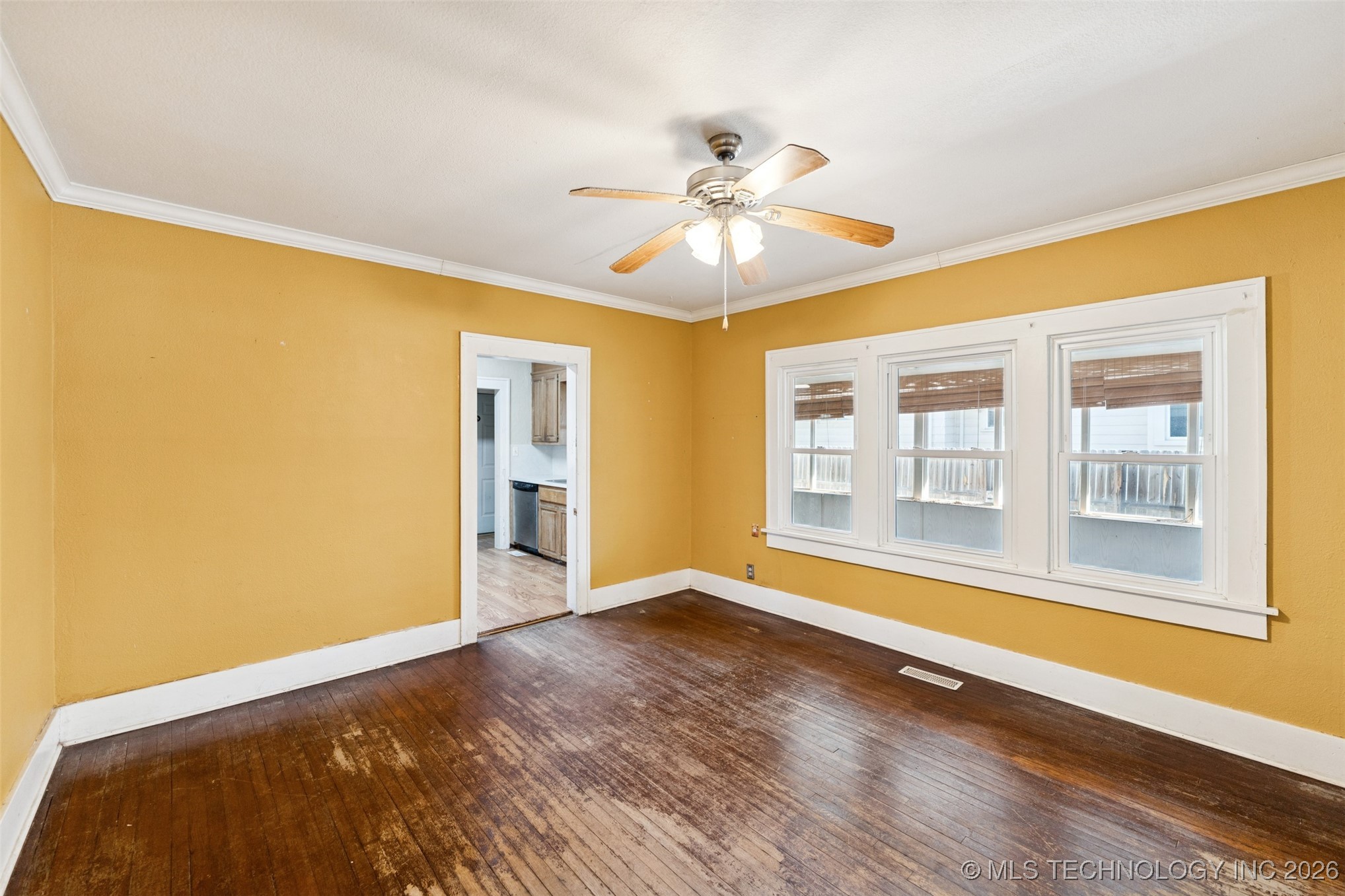 1109 E 9th Street Property Photo 11