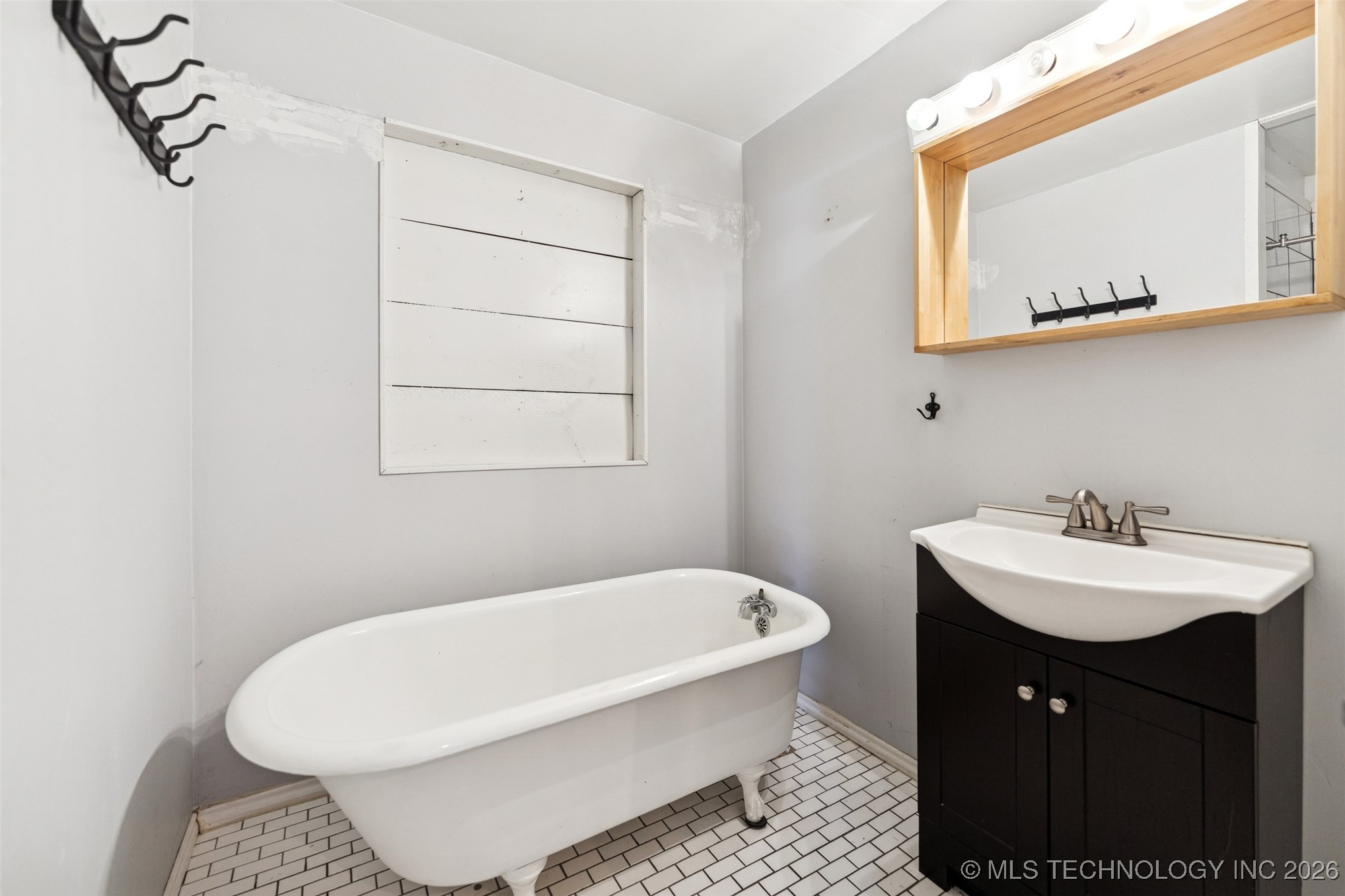 1109 E 9th Street Property Photo 19