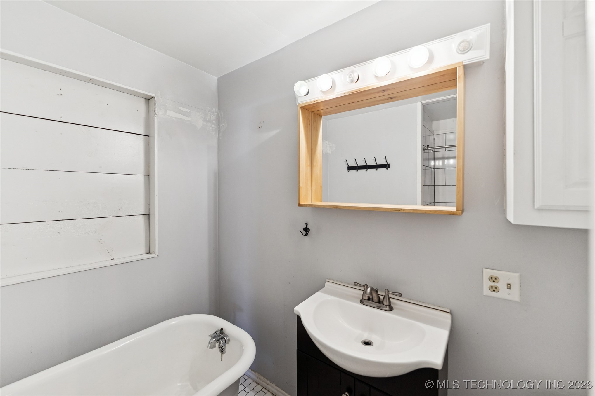 1109 E 9th Street Property Photo 20